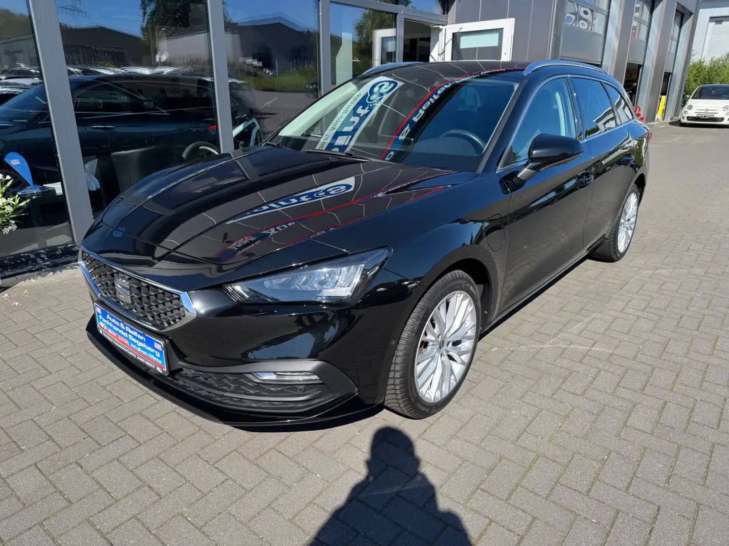 SEAT Leon Sportstourer Xcellence 1.4TSI e-Hybrid Noir - 1