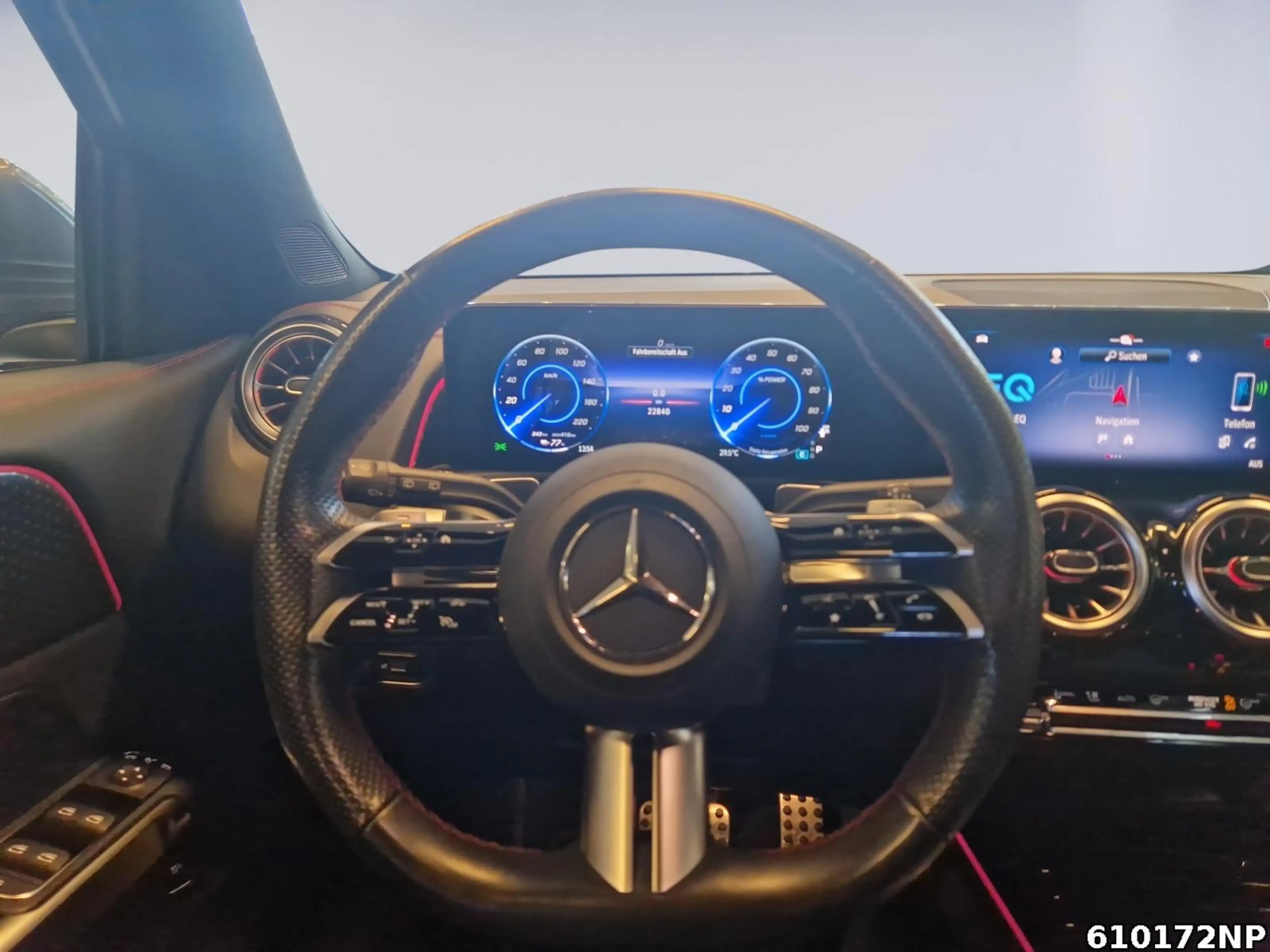 Mercedes-Benz EQB 300 AMG 4M AHK Distronic Kamera Totwinkel — photo 9