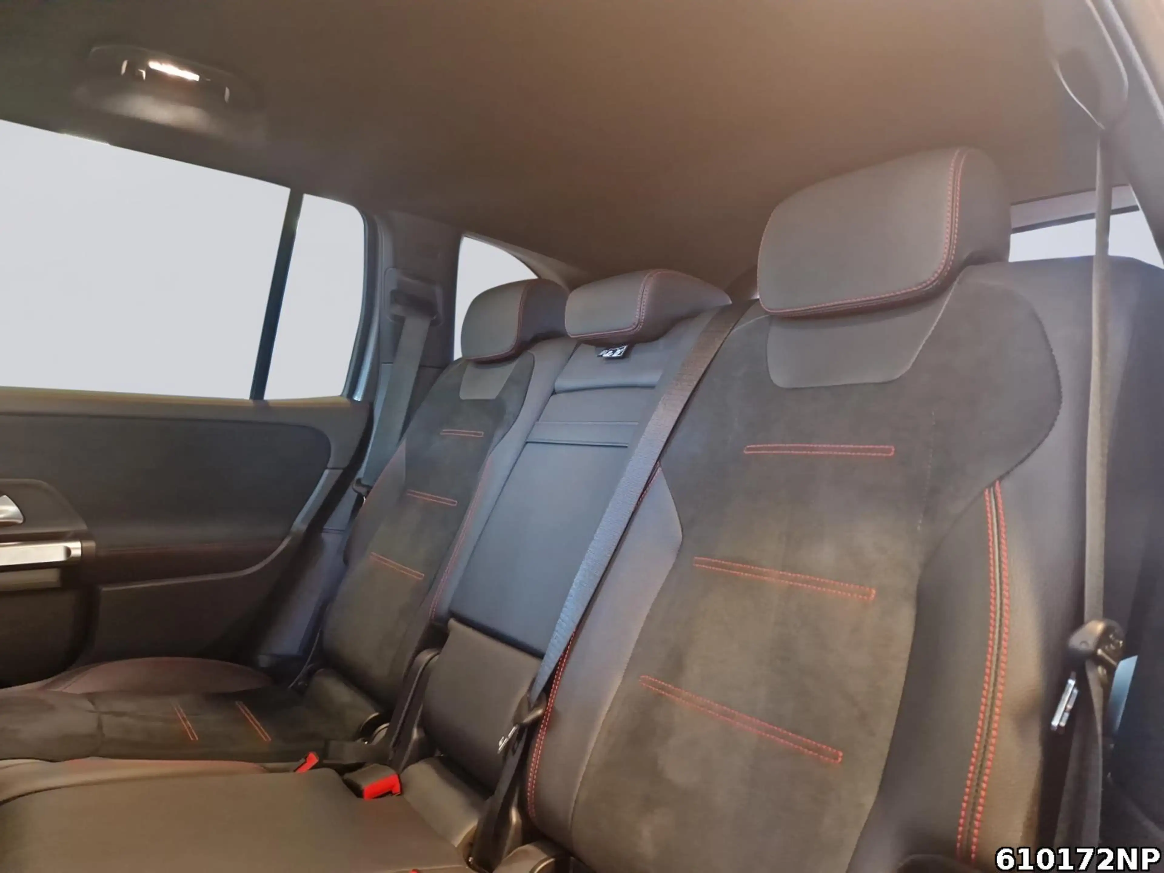 Mercedes-Benz EQB 300 AMG 4M AHK Distronic Kamera Totwinkel — photo 11