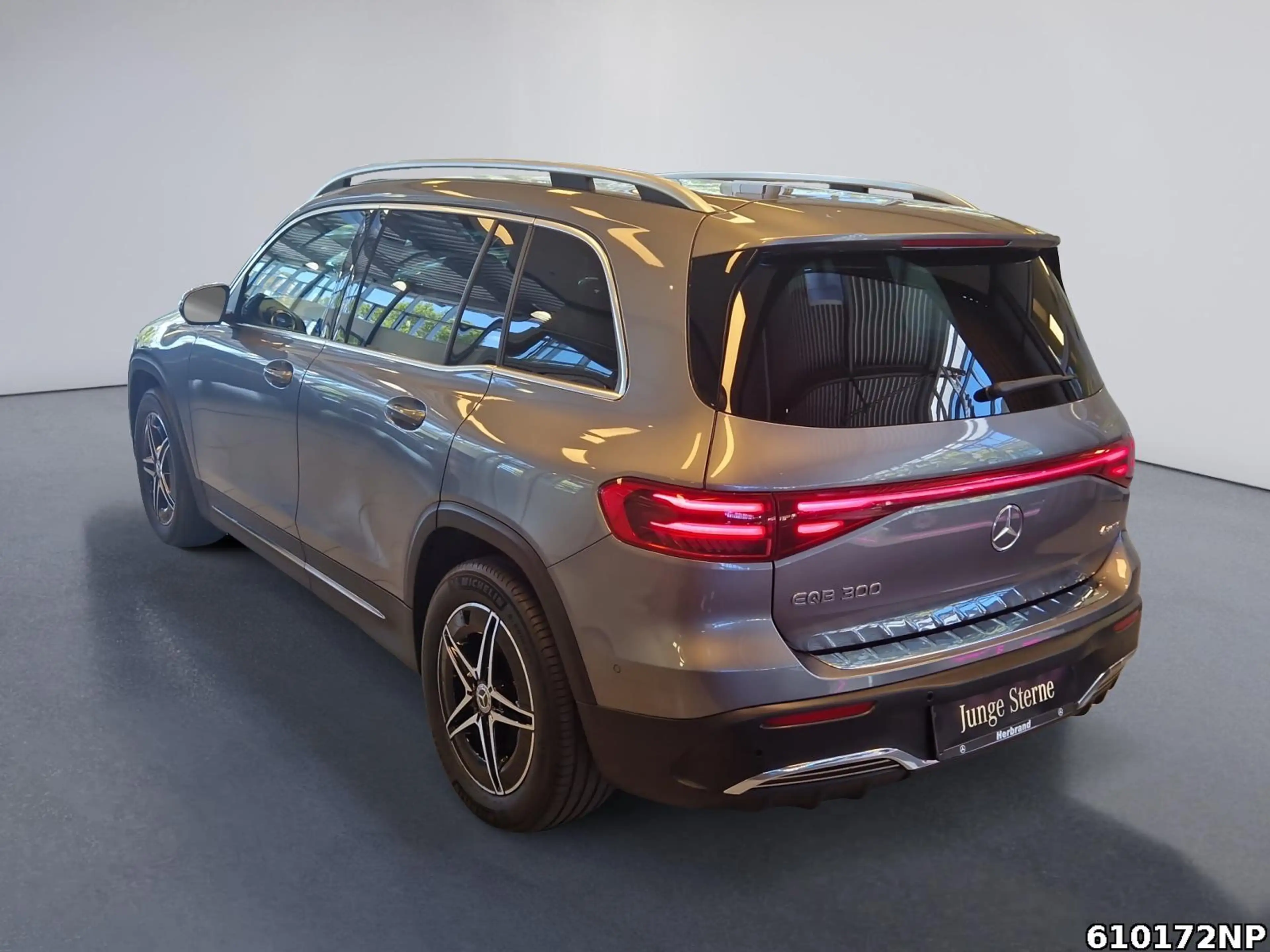 Mercedes-Benz EQB 300 AMG 4M AHK Distronic Kamera Totwinkel — photo 4