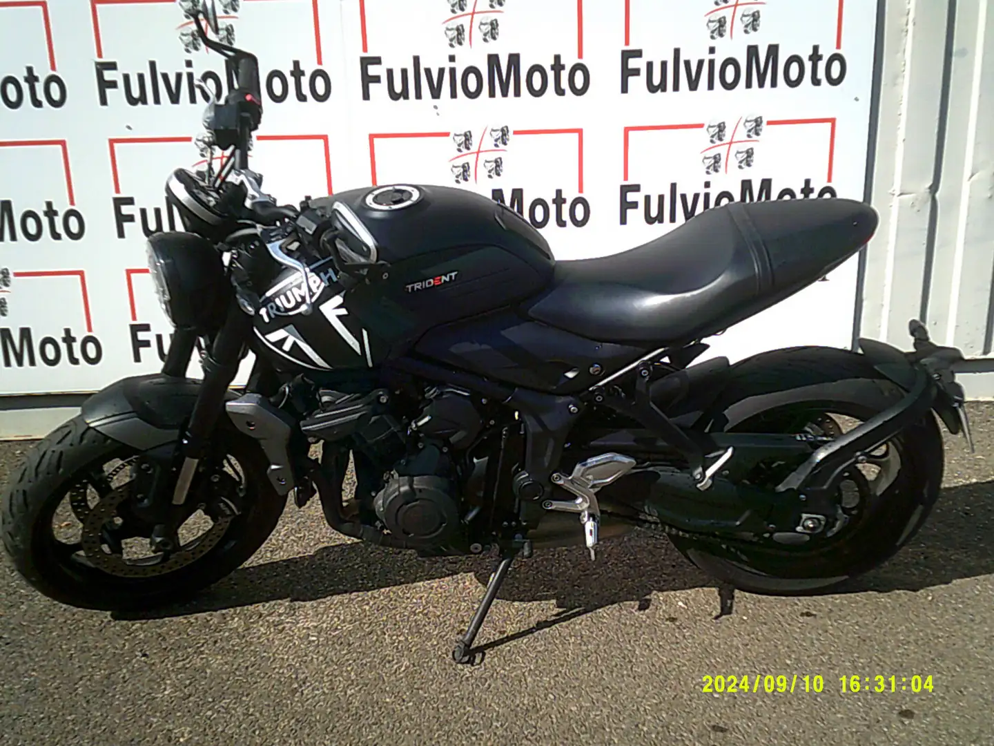 Triumph Trident 660 - 1