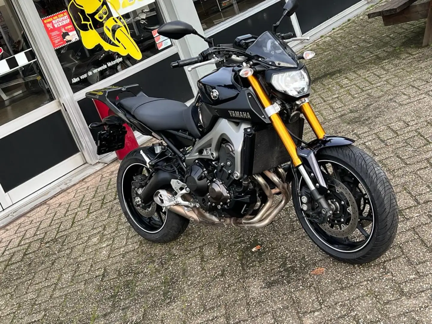 Yamaha MT-09 Fioletowy - 1