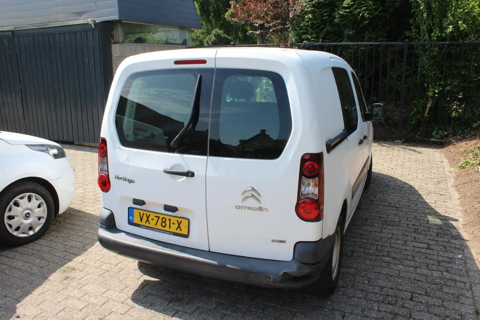 Citroen Berlingo 1.6 BlueHDI 75 Club Wit - 2