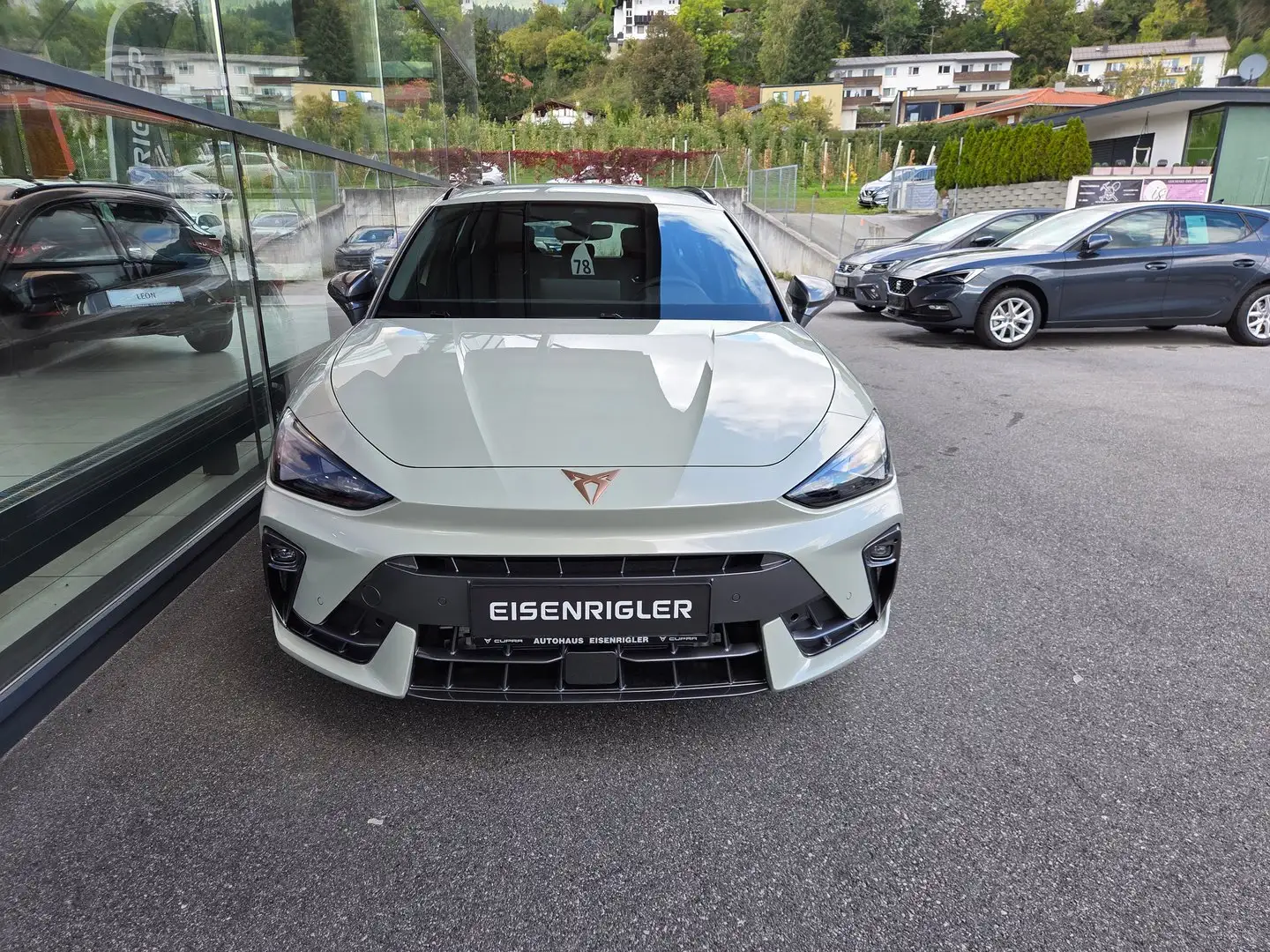 CUPRA Leon 2.0 TSI 204 PS DSG 4Drive Grau - 2