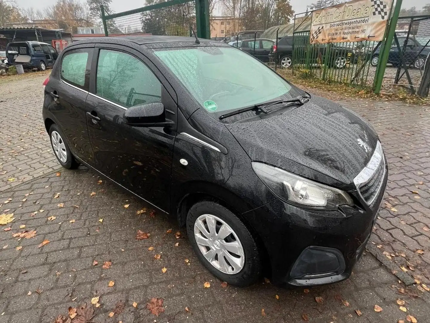 Peugeot 108 Active Schwarz - 2
