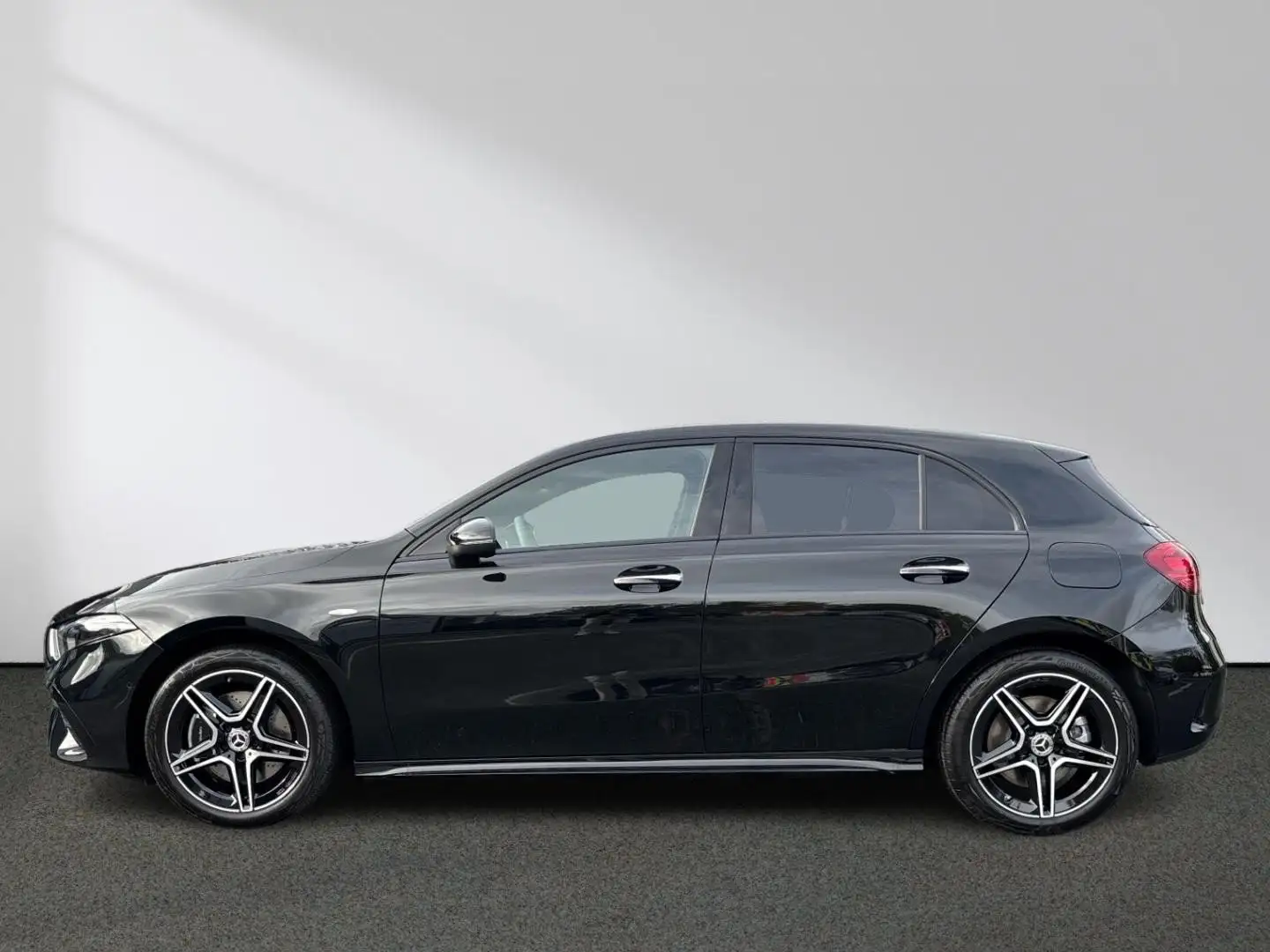 Mercedes-Benz A 250 e AMG Line Rückfahrkamera Ambiente LED Noir - 2