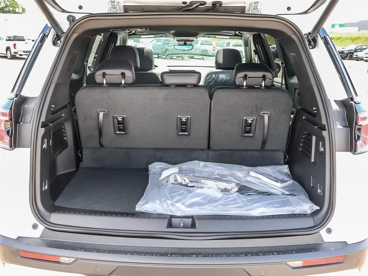 GMC Acadia снимка GMC Acadia