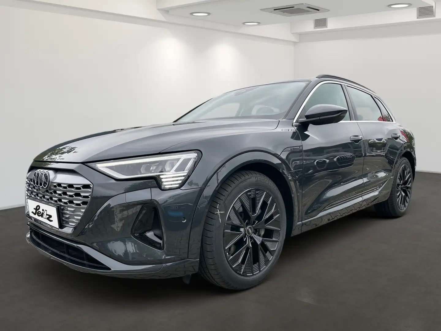 Audi Q8 e-tron 55  quattro advanced *AHK*HEAD-UP*NAVI* Grau - 2