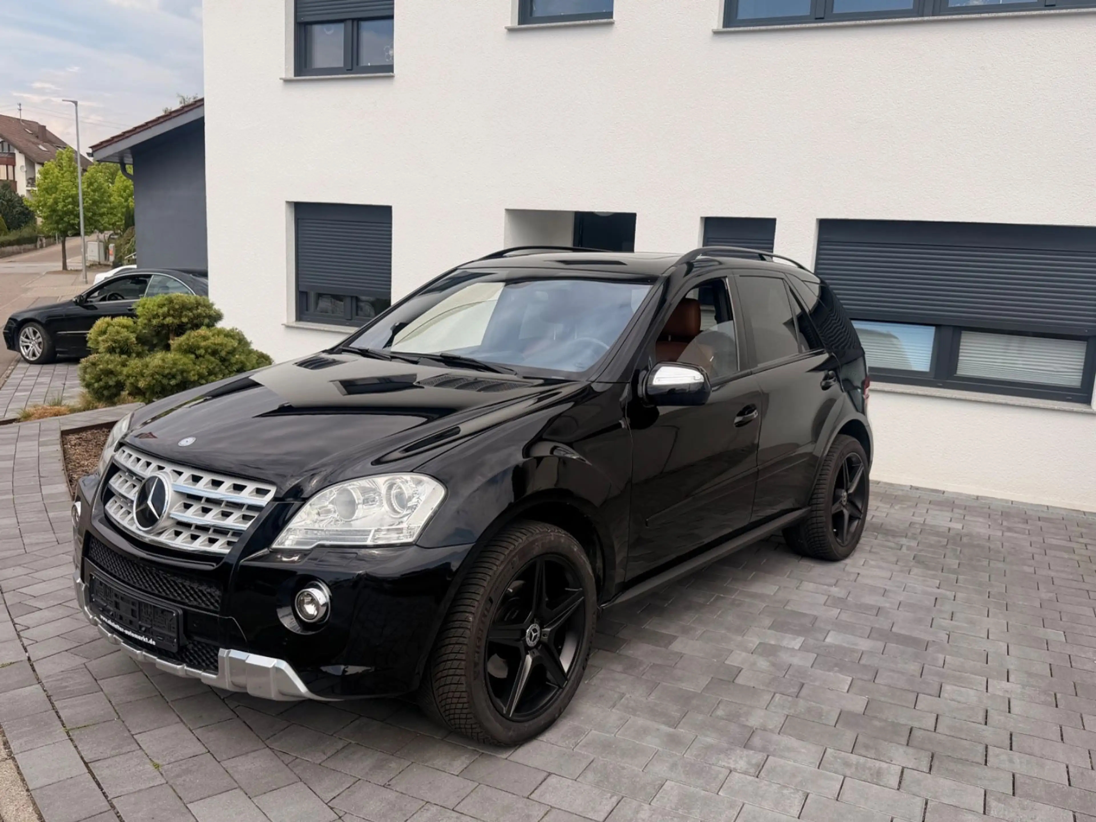 Mercedes-Benz ML 350 CDI 4Matic AMG- Paket