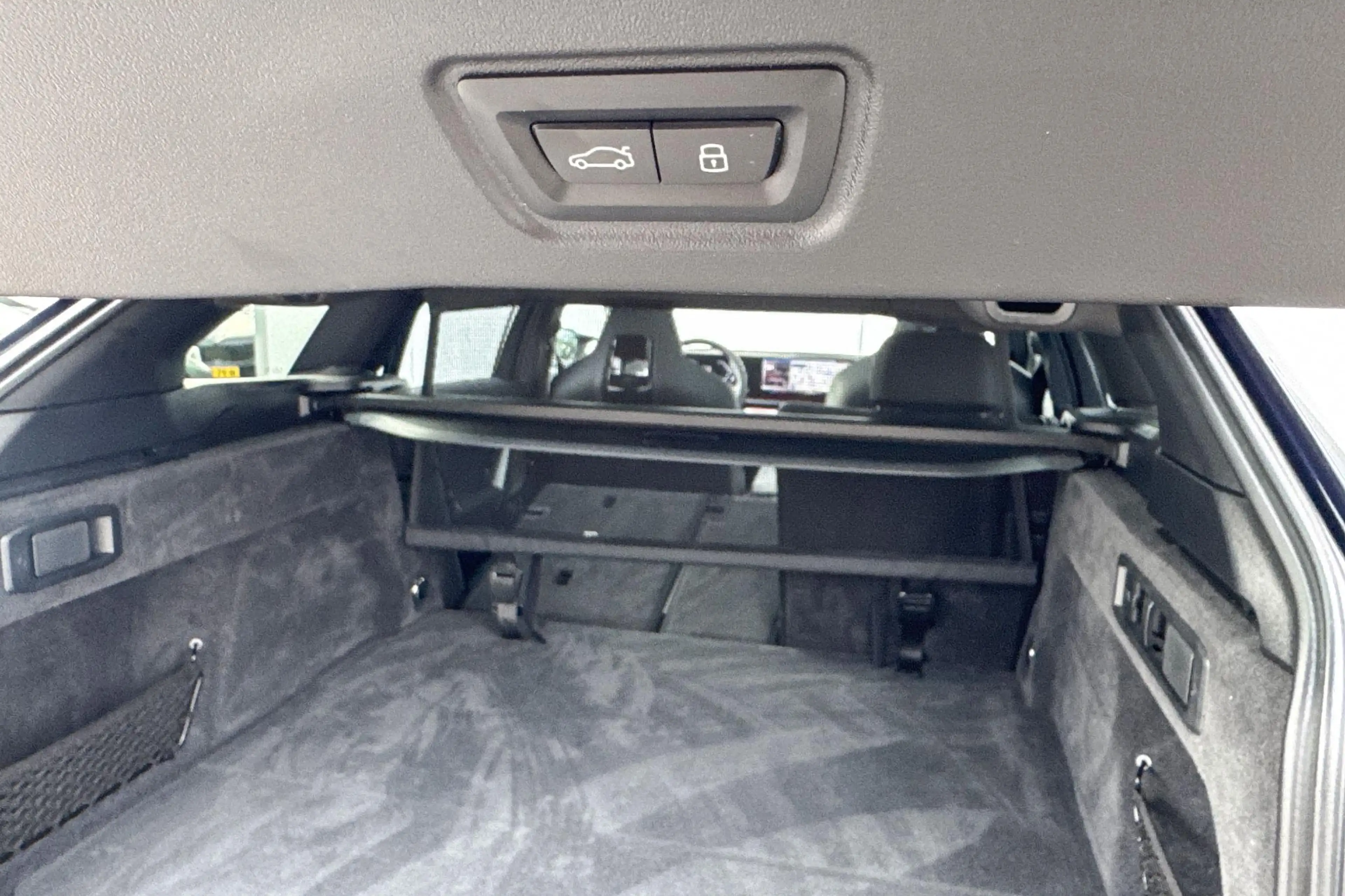 BMW 550 5 Serie Touring 550e xDrive M-Sport Pro / Bowers & — photo 12
