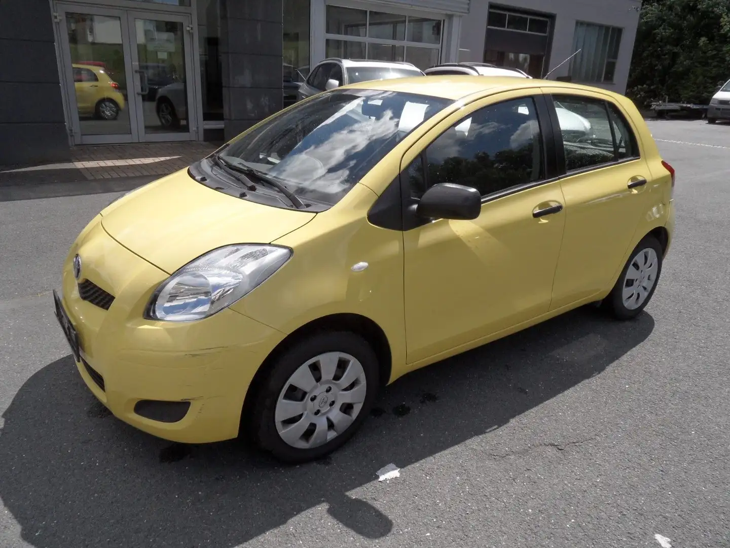 Toyota Yaris Cool Geel - 2