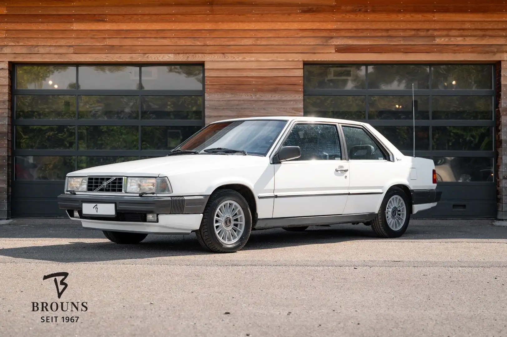 Volvo 780 Bertone 2.8 V6 Aut. 147PS White - 1