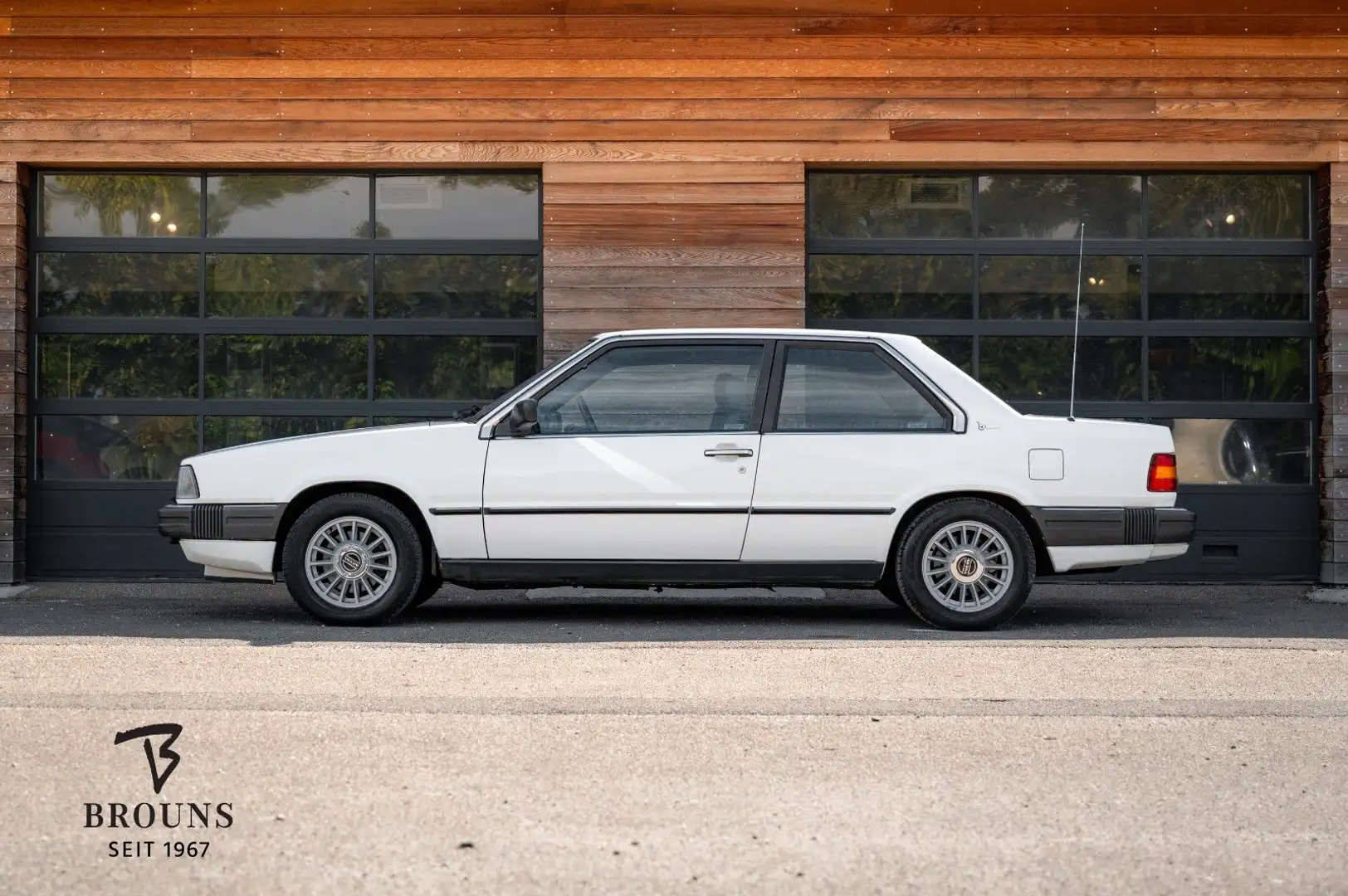 Volvo 780 Bertone 2.8 V6 Aut. 147PS White - 2