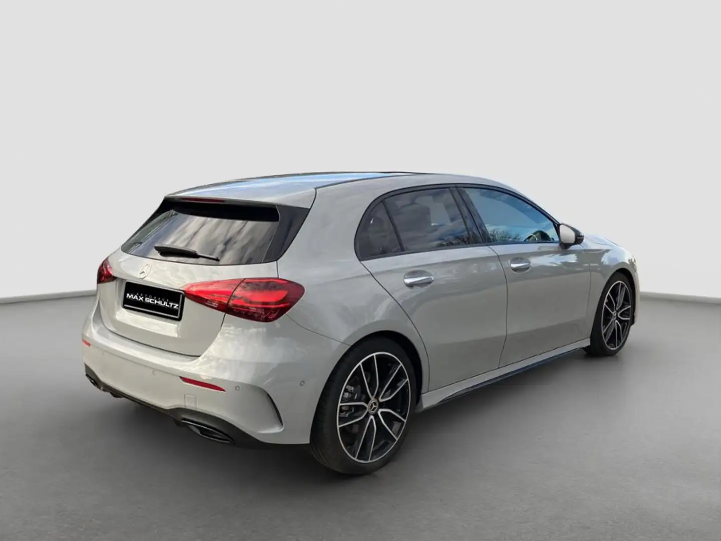 Mercedes-Benz A 200 Kompaktlimousine AMG Line*Night Paket*Pano Grau - 2