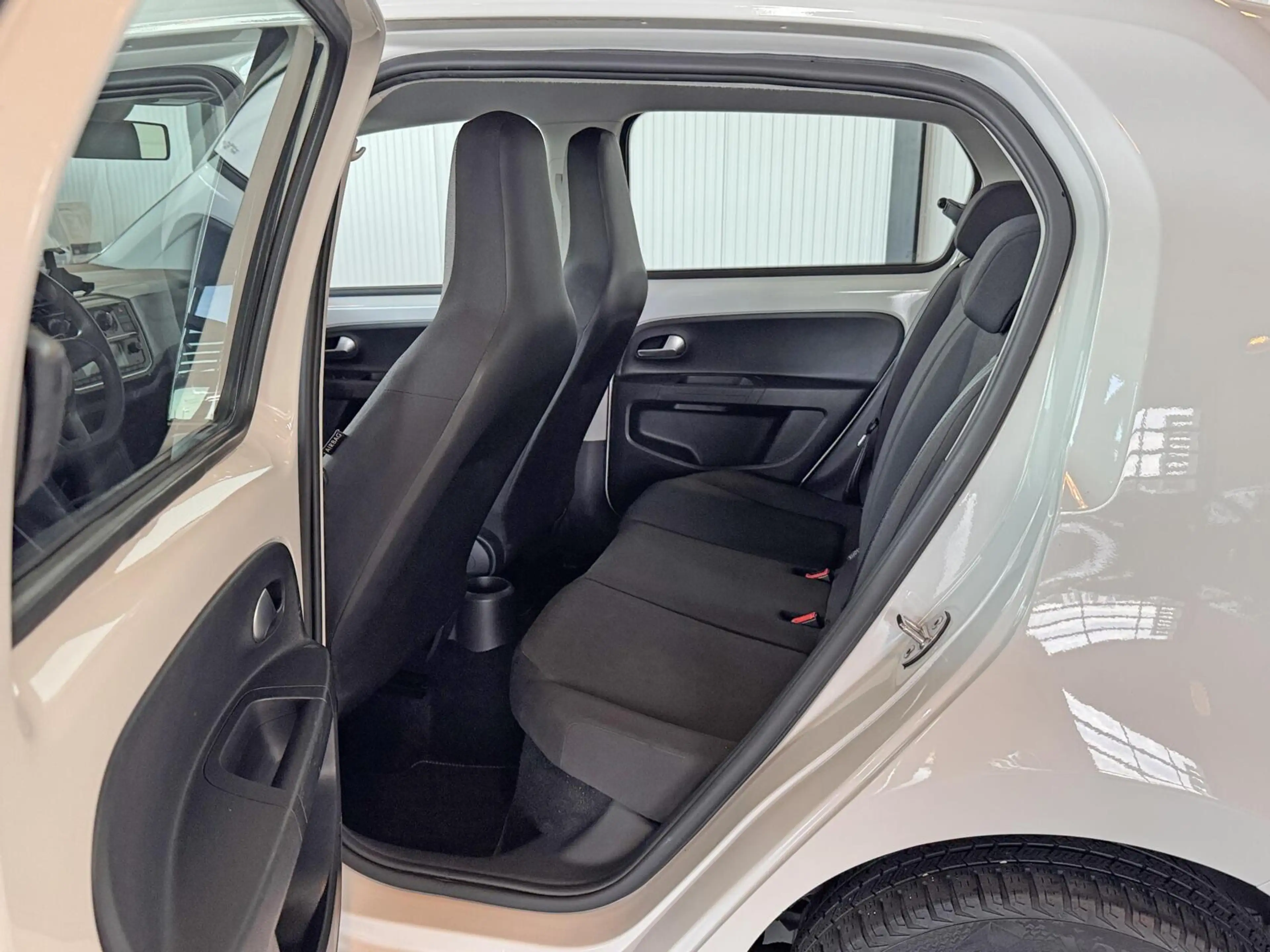 Volkswagen up! 1.0 BMT move up! — photo 15