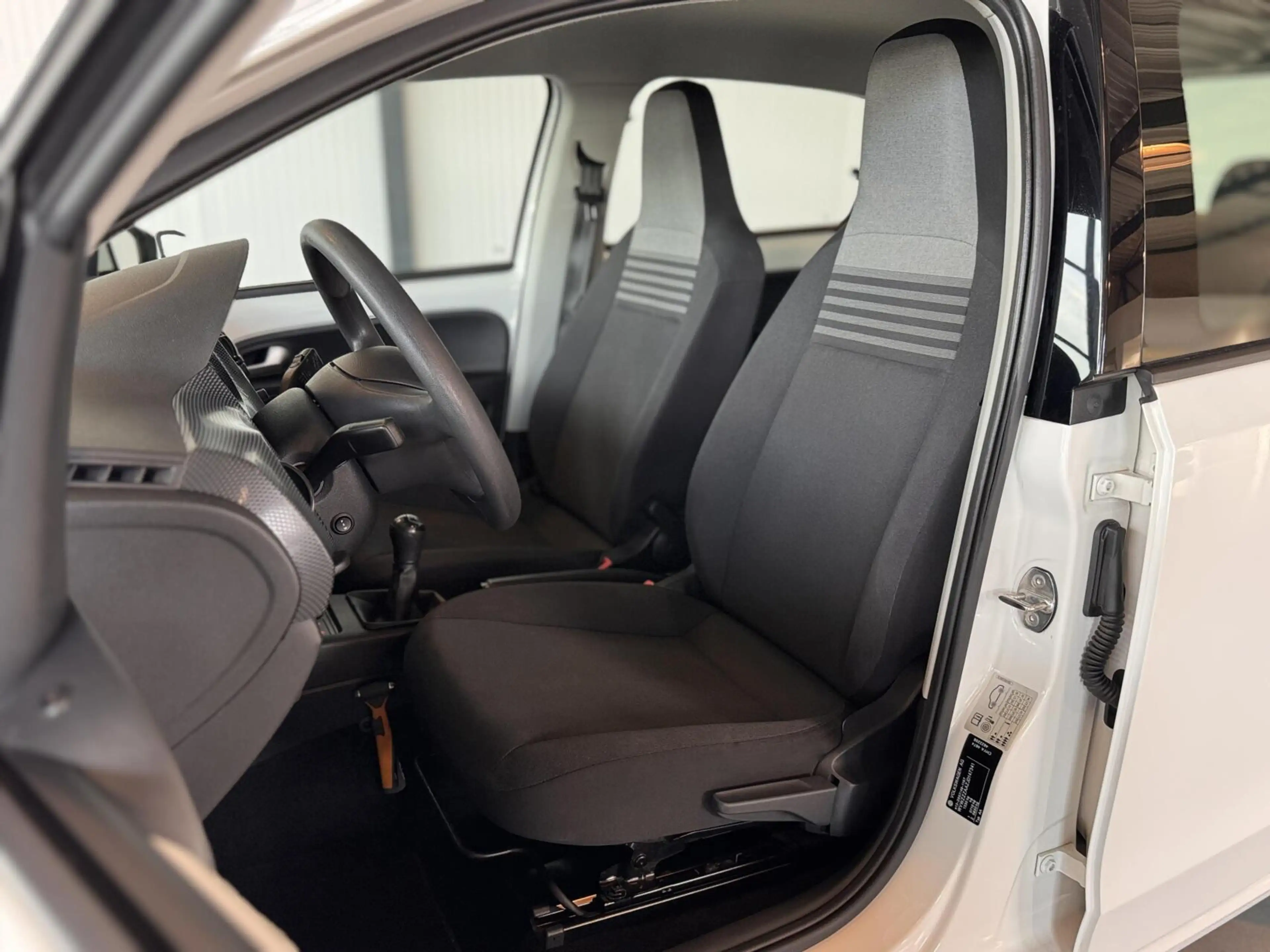 Volkswagen up! 1.0 BMT move up! — photo 7