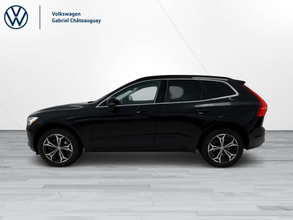 2022 Volvo XC60 B6 Momentum AWD alt 2