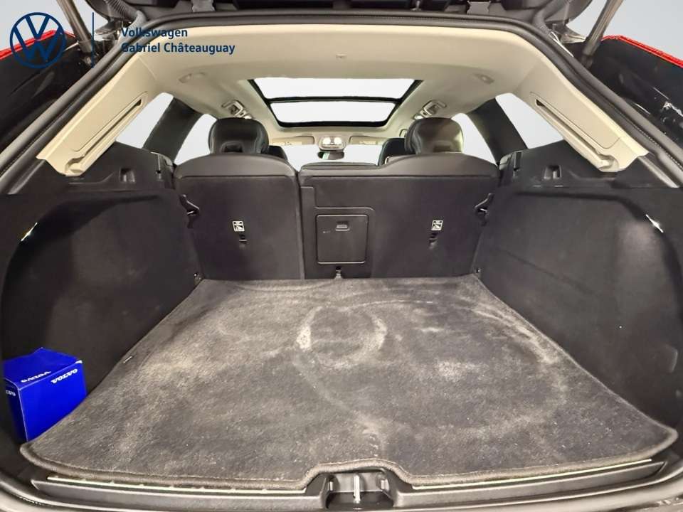 2022 Volvo XC60 B6 Momentum AWD thumb 14