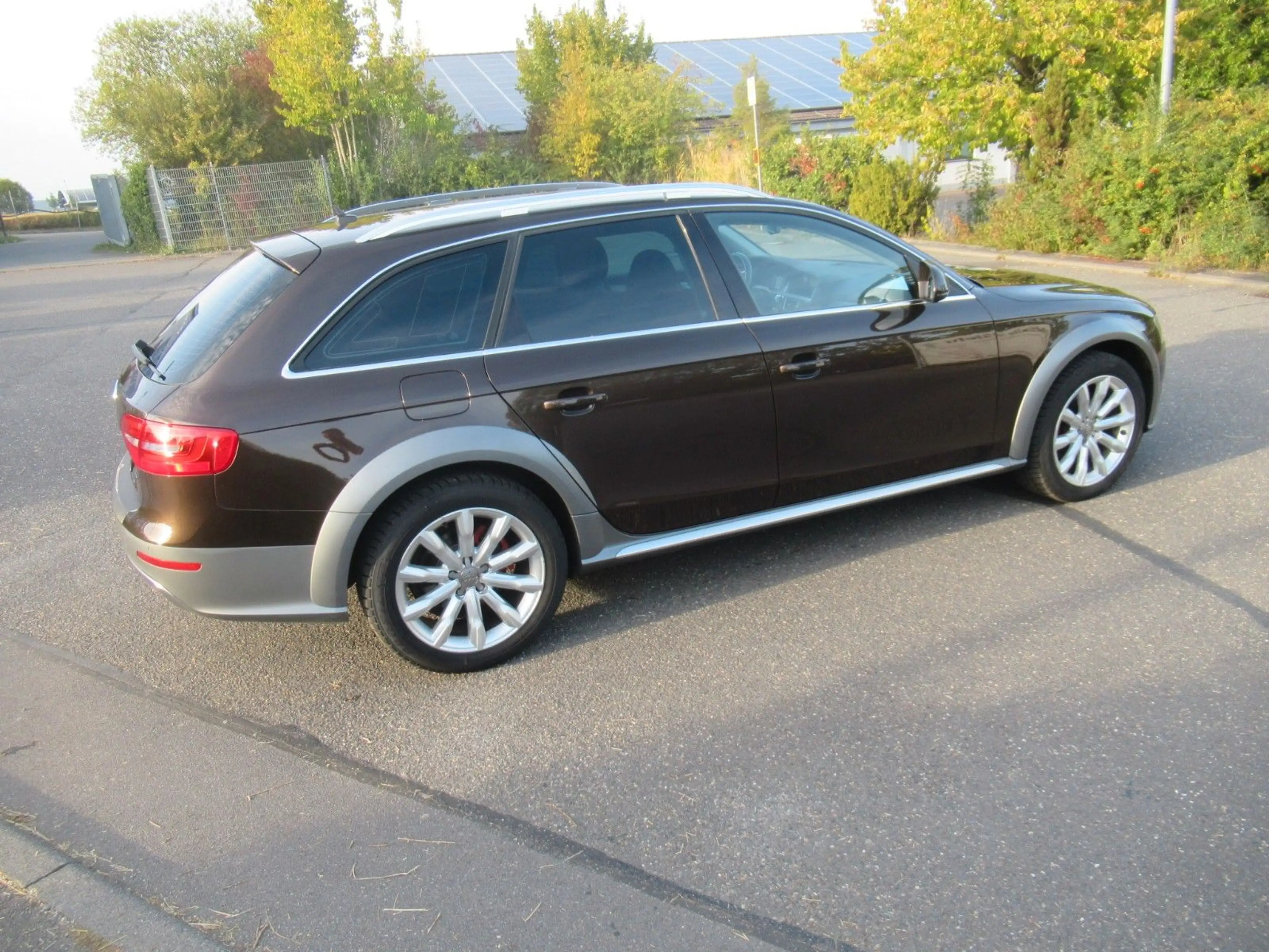 Audi A4 allroad quattro 2.0 TDI — photo 3