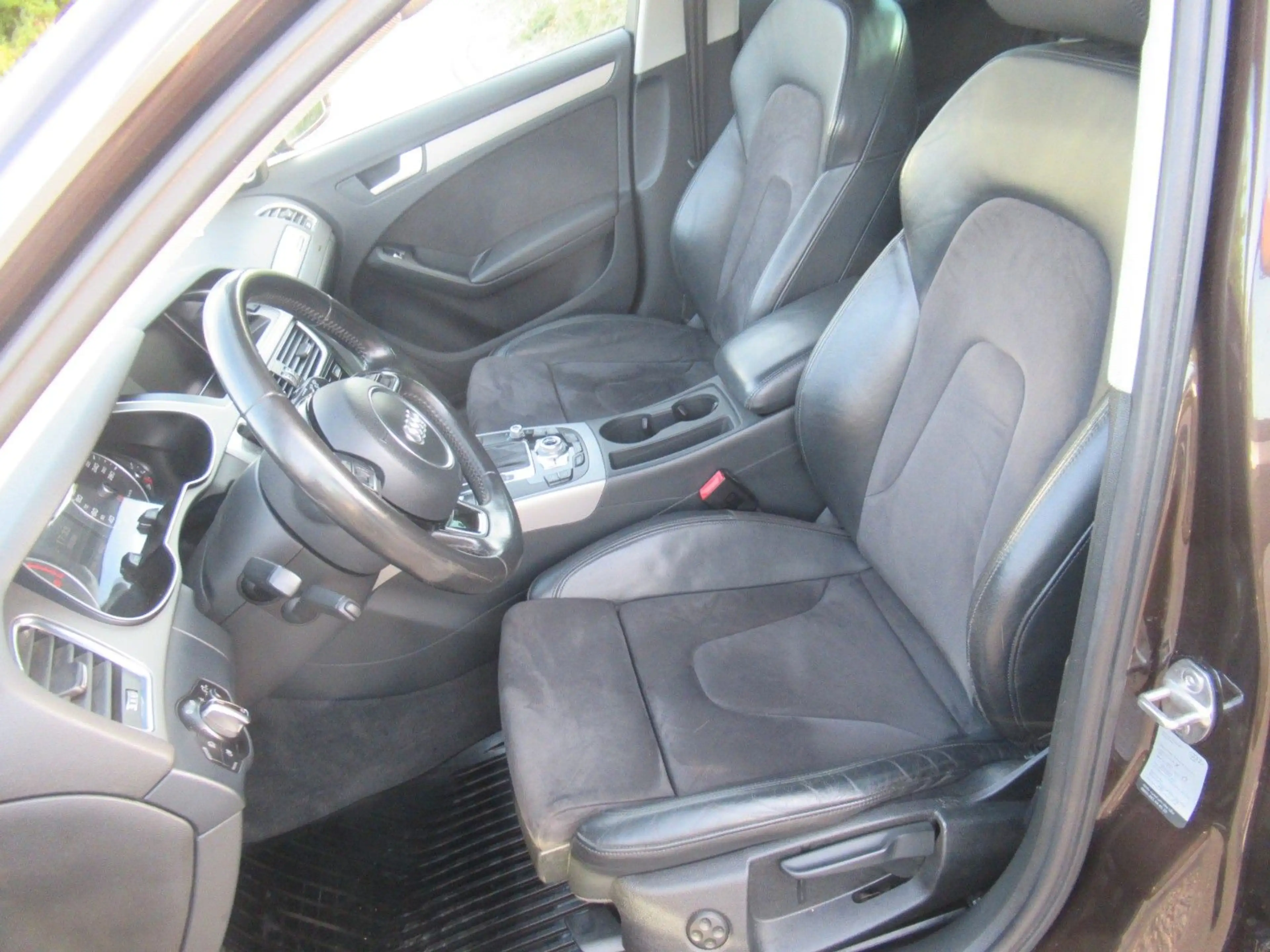 Audi A4 allroad quattro 2.0 TDI — photo 10