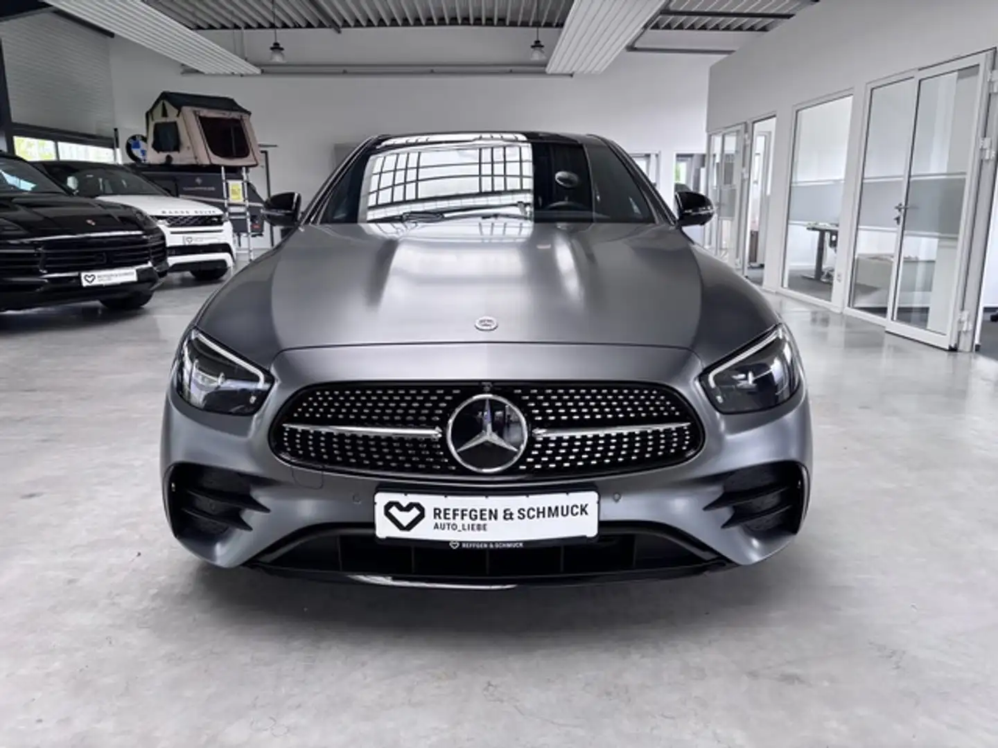 Mercedes-Benz E 300 4M AMG MBUX+NAVI+LED+PANO+BURMEST+WIDE+1HD Gri - 2