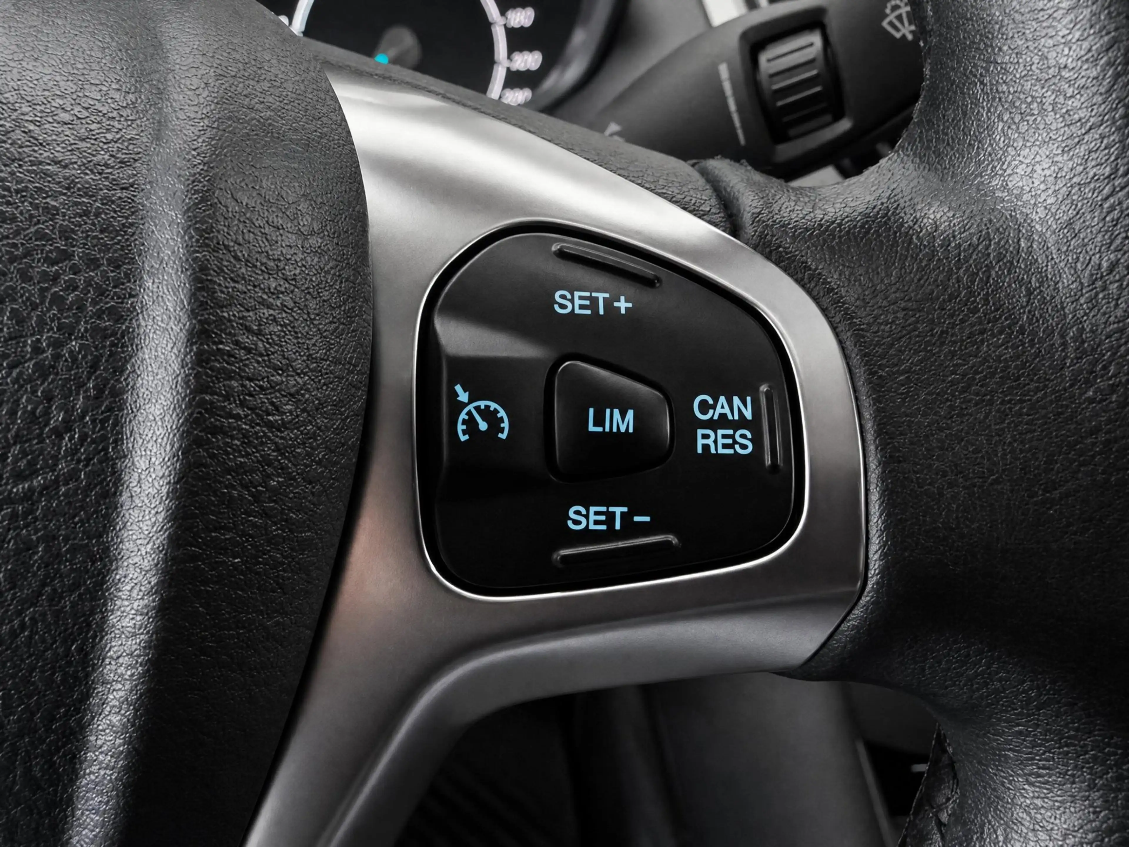 Ford Transit Courier 1.5 TDCI Limited Duratorq S&S // CLIMA // CRUISE / — photo 18