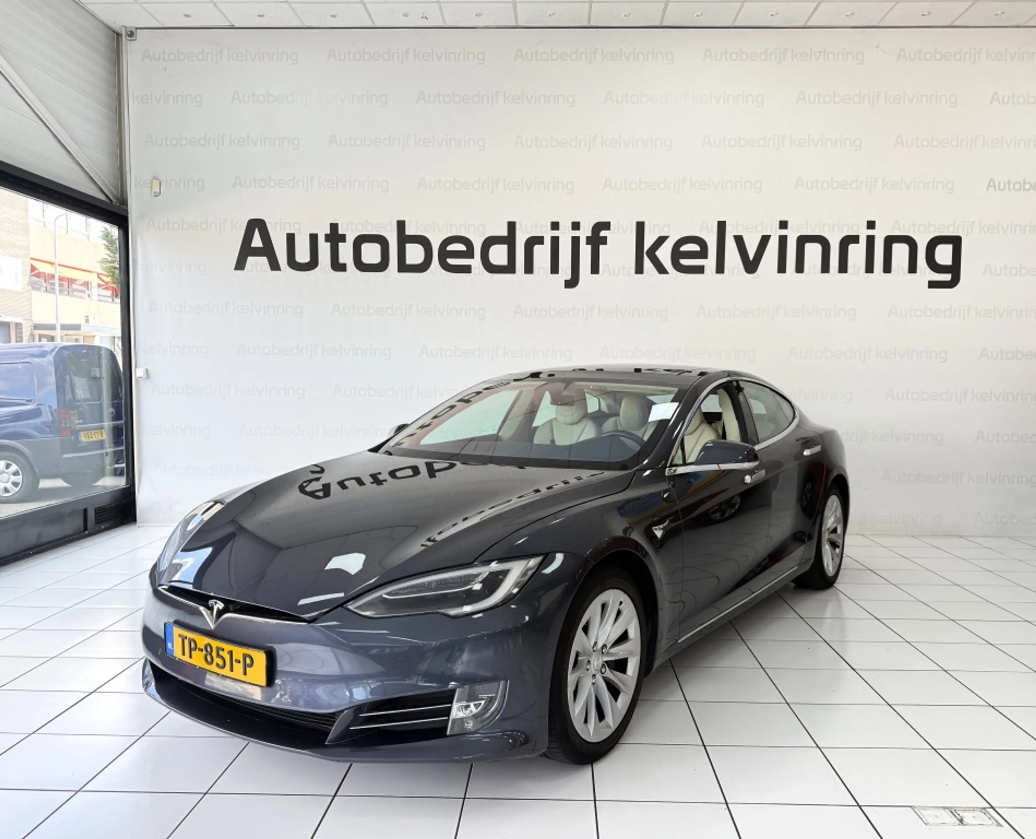 Tesla Model S 100D Panoramadak — photo 2