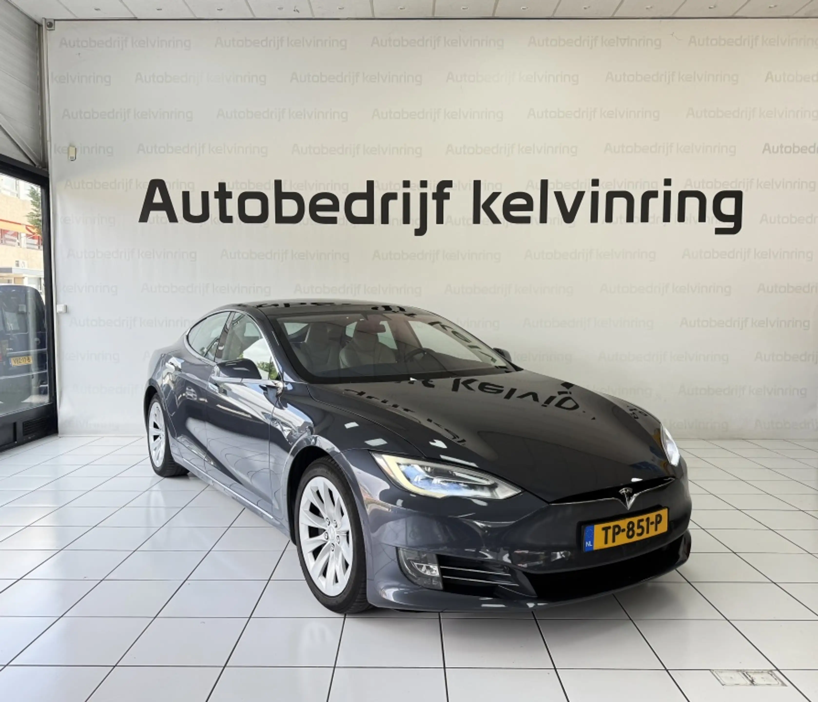 Tesla Model S 100D Panoramadak — photo 3