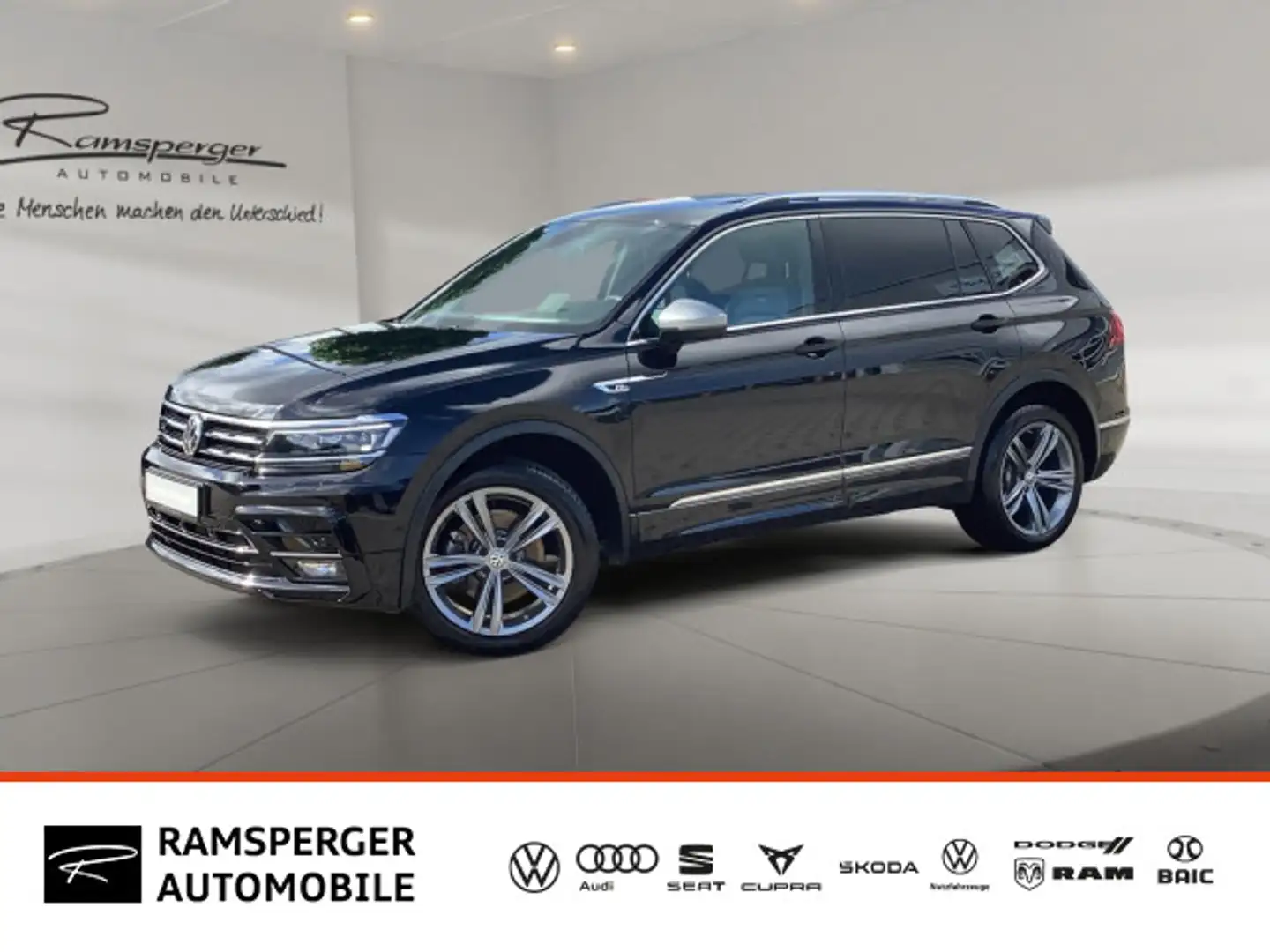 Volkswagen Tiguan Allspace 2.0 TDI R-Line 4M. AHK Pano Stan Schwarz - 1
