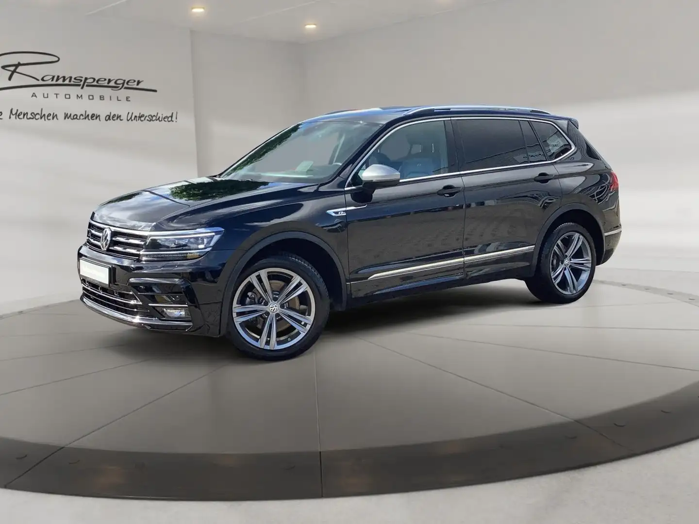 Volkswagen Tiguan Allspace 2.0 TDI R-Line 4M. AHK Pano Stan Schwarz - 2