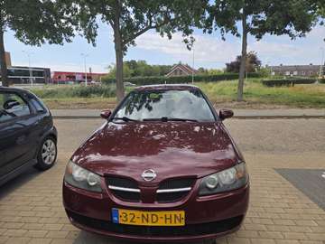 Almera 1.5 Acenta
