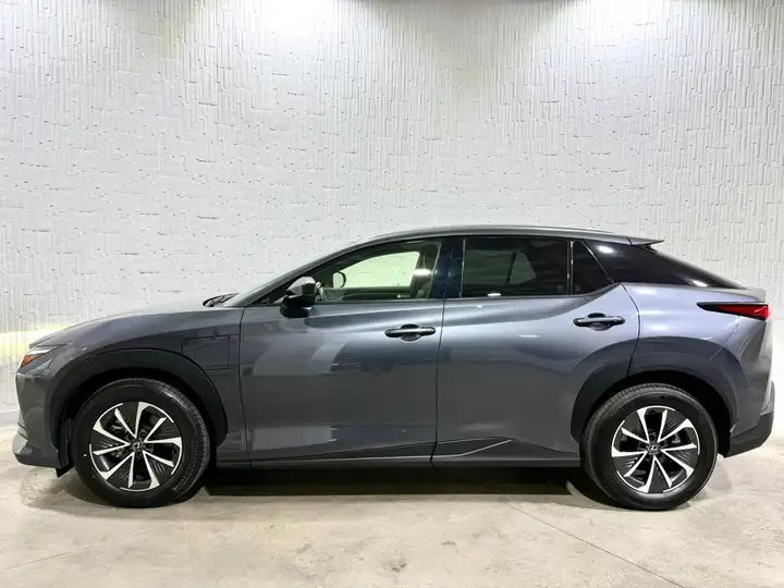 Lexus RZ 450e EXECUTIVE 2024, foto 4