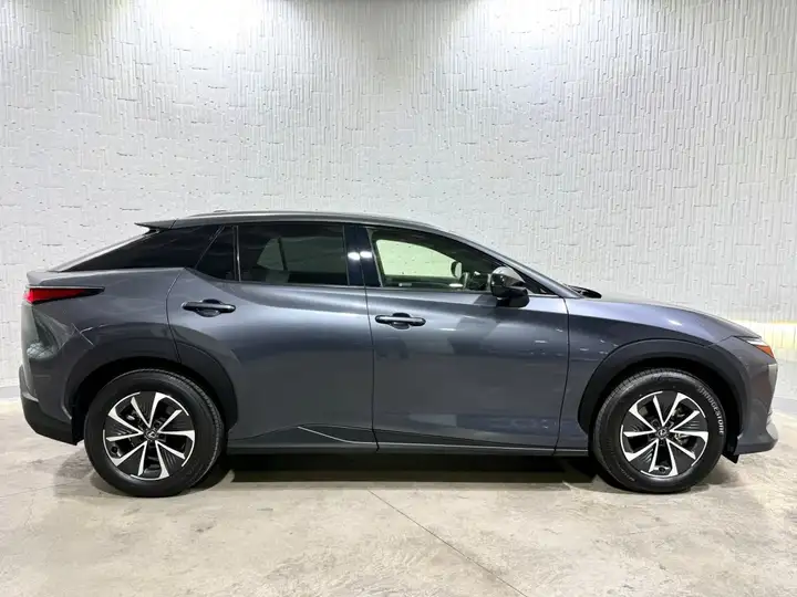 Lexus RZ 450e EXECUTIVE 2024, foto 3