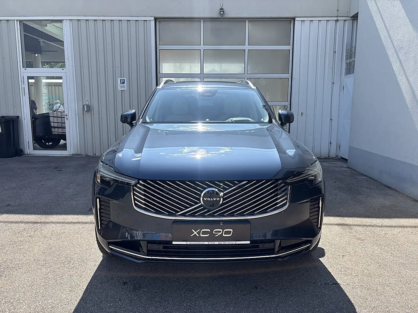 Volvo XC90 T8 AWD PHEV 18,8kWh Ultra Bright Blau - 2