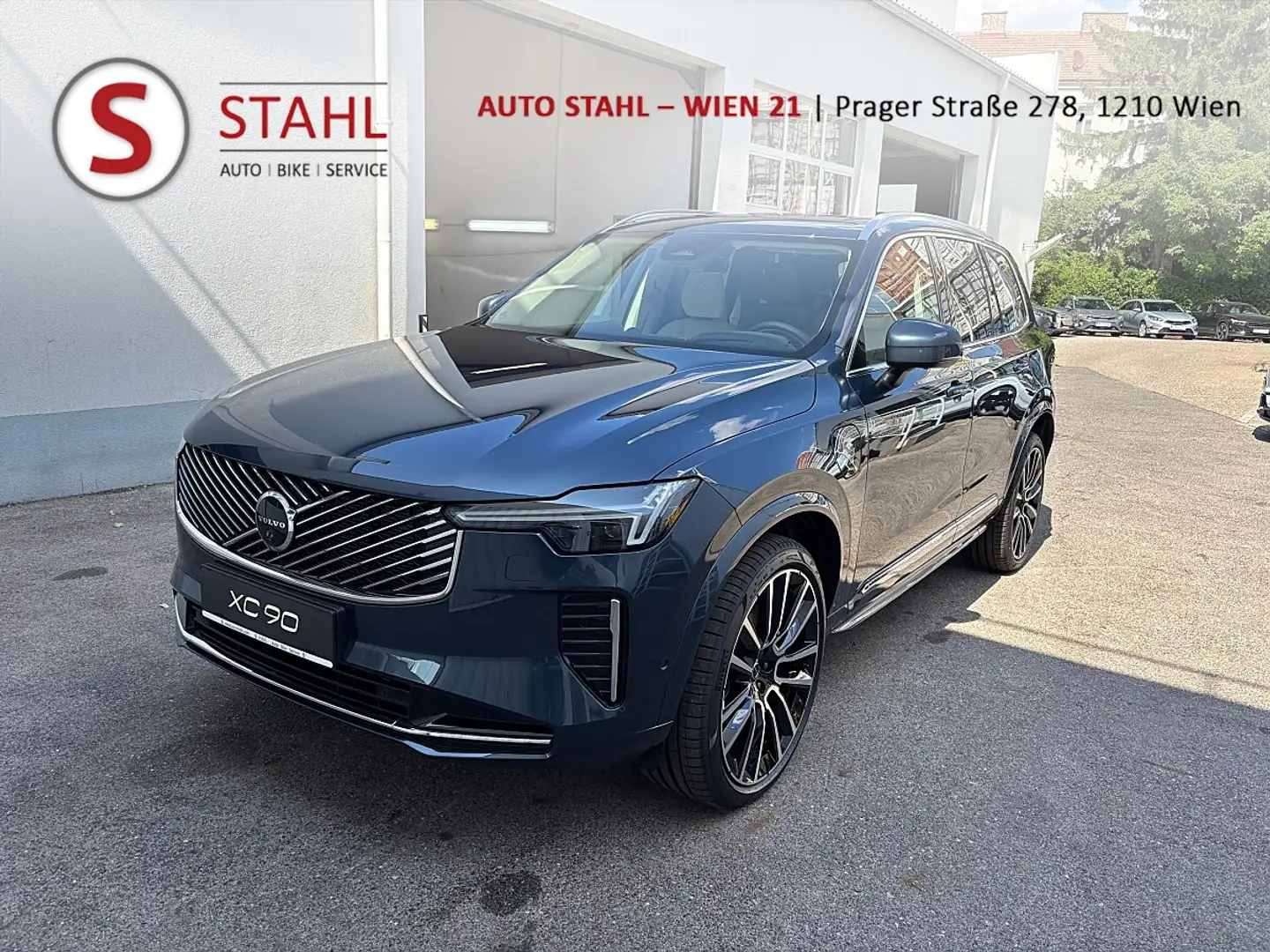 Volvo XC90 T8 AWD PHEV 18,8kWh Ultra Bright Blau - 1