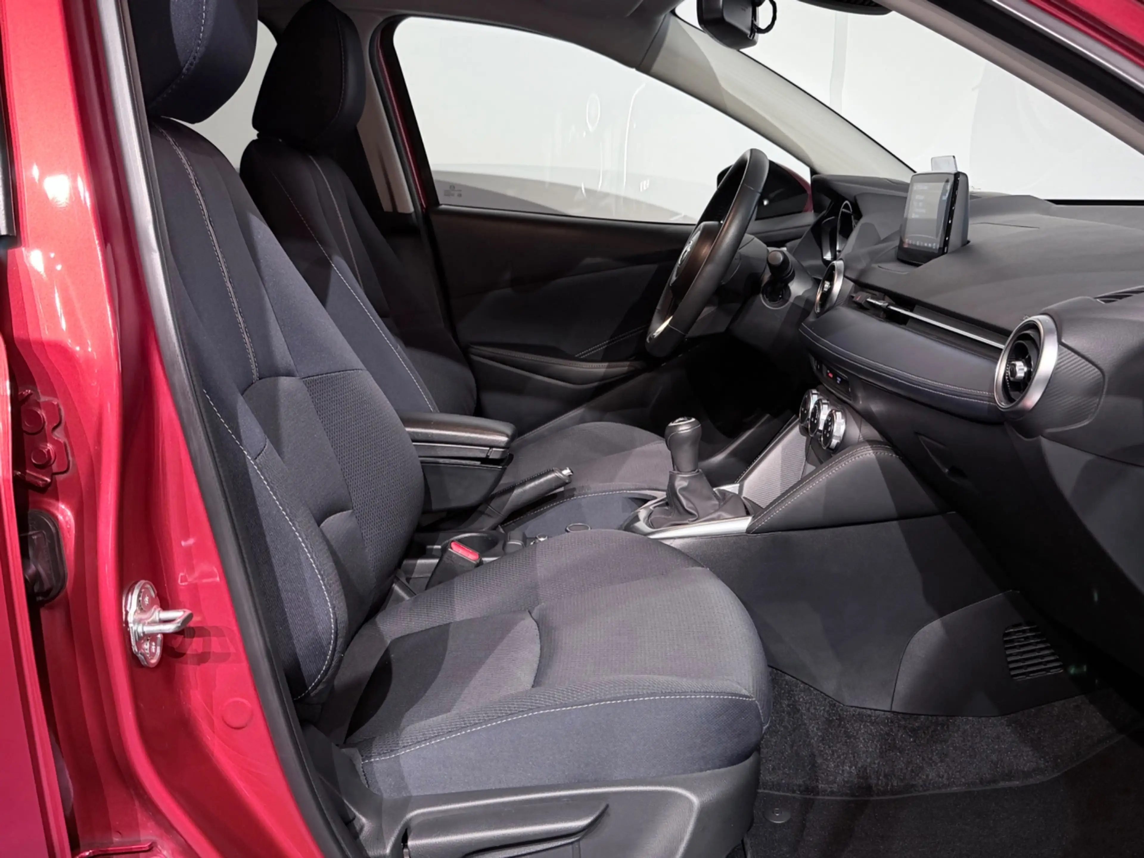 Mazda 2 1.5 Skyactiv-G Signature /Clima/Cruise/Keyless/Cam — photo 28