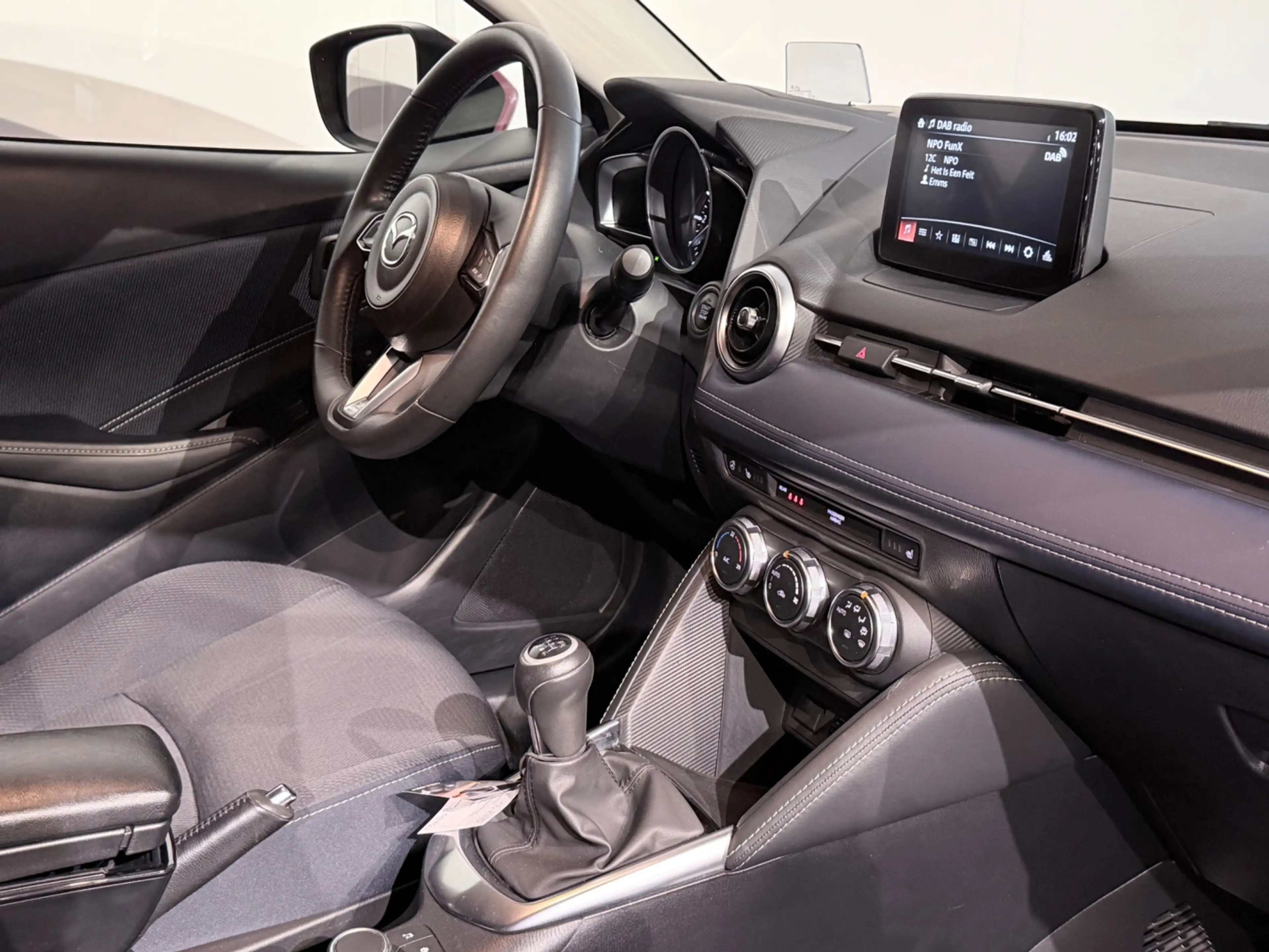 Mazda 2 1.5 Skyactiv-G Signature /Clima/Cruise/Keyless/Cam — photo 20