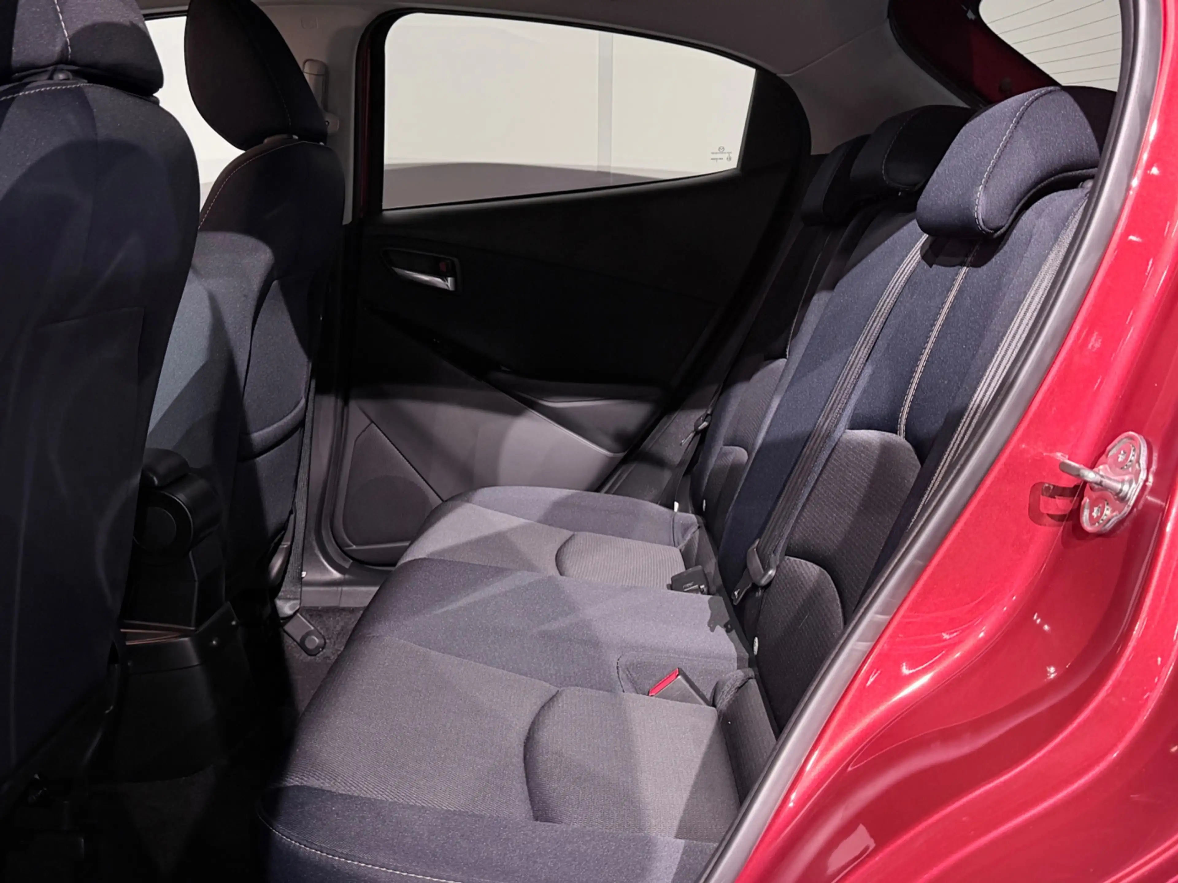 Mazda 2 1.5 Skyactiv-G Signature /Clima/Cruise/Keyless/Cam — photo 13