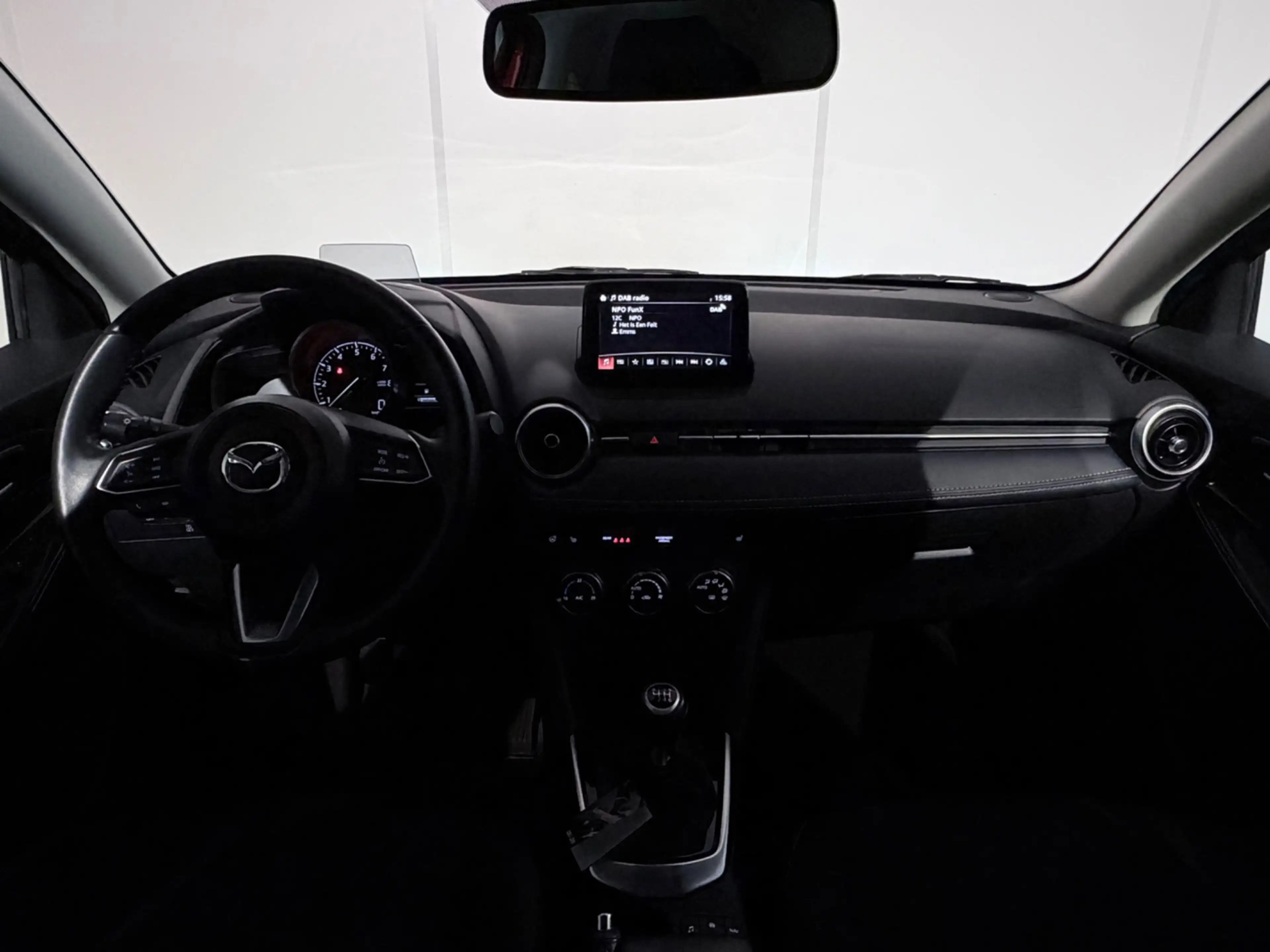 Mazda 2 1.5 Skyactiv-G Signature /Clima/Cruise/Keyless/Cam — photo 2