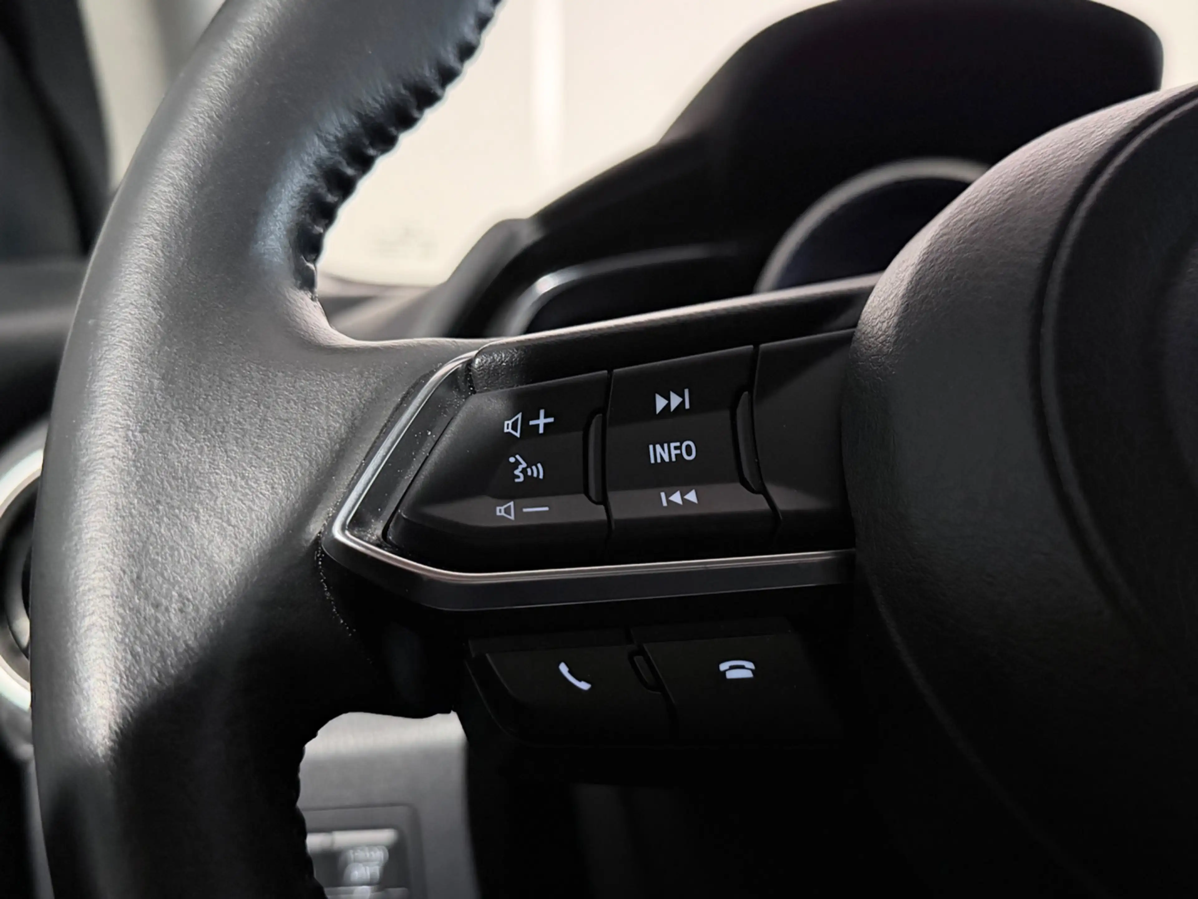 Mazda 2 1.5 Skyactiv-G Signature /Clima/Cruise/Keyless/Cam — photo 44