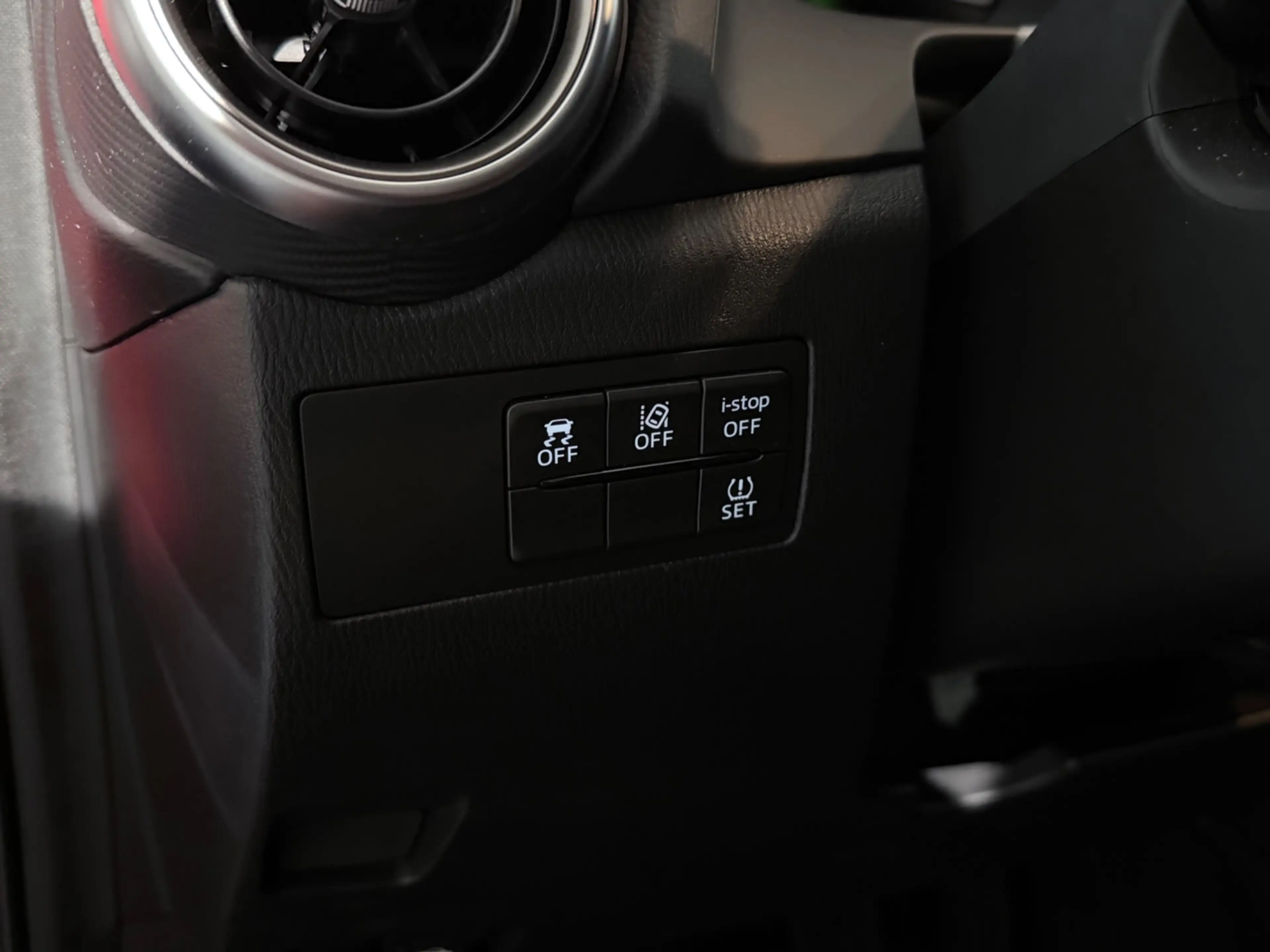 Mazda 2 1.5 Skyactiv-G Signature /Clima/Cruise/Keyless/Cam — photo 34