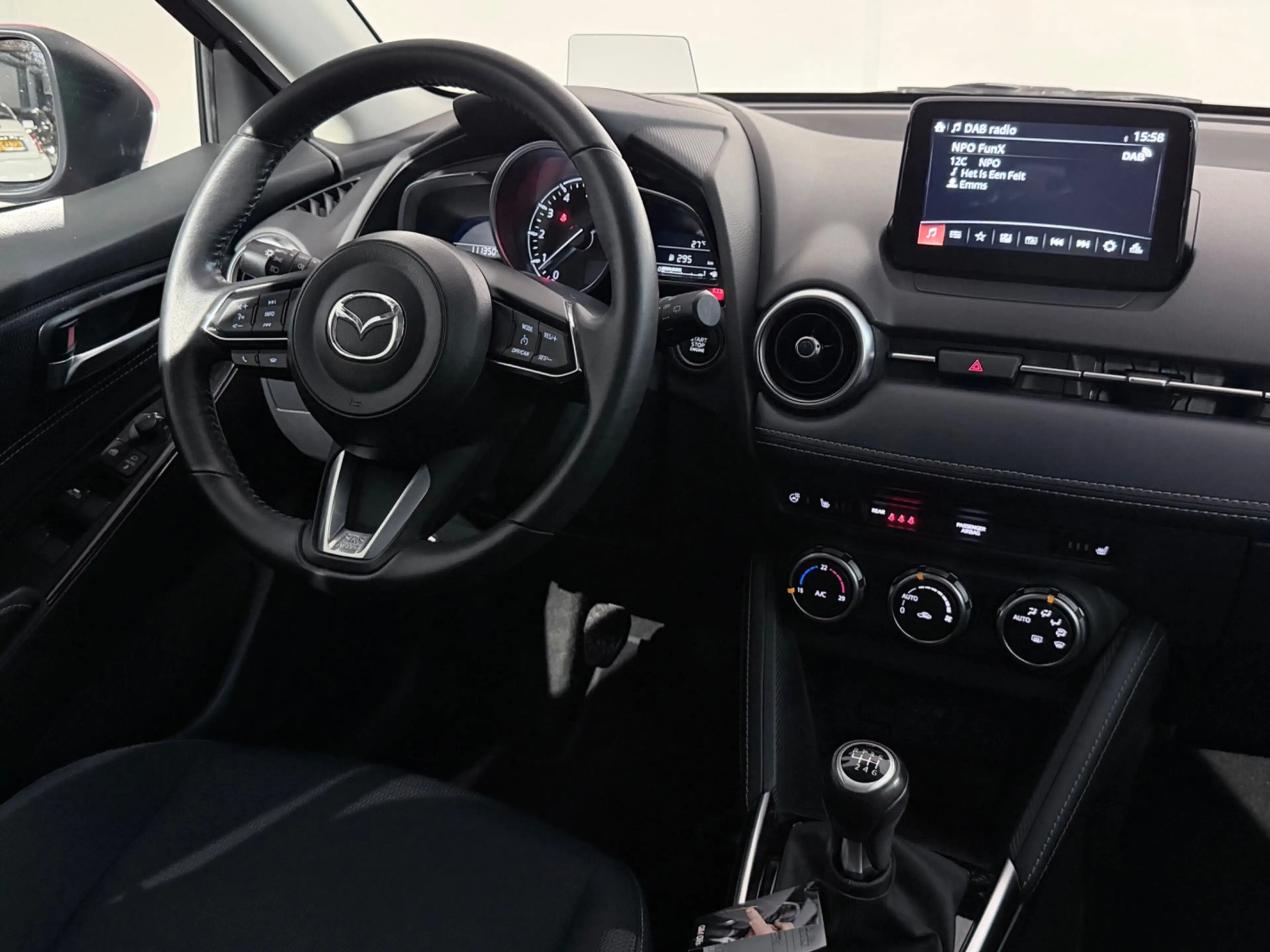 Mazda 2 1.5 Skyactiv-G Signature /Clima/Cruise/Keyless/Cam — photo 17