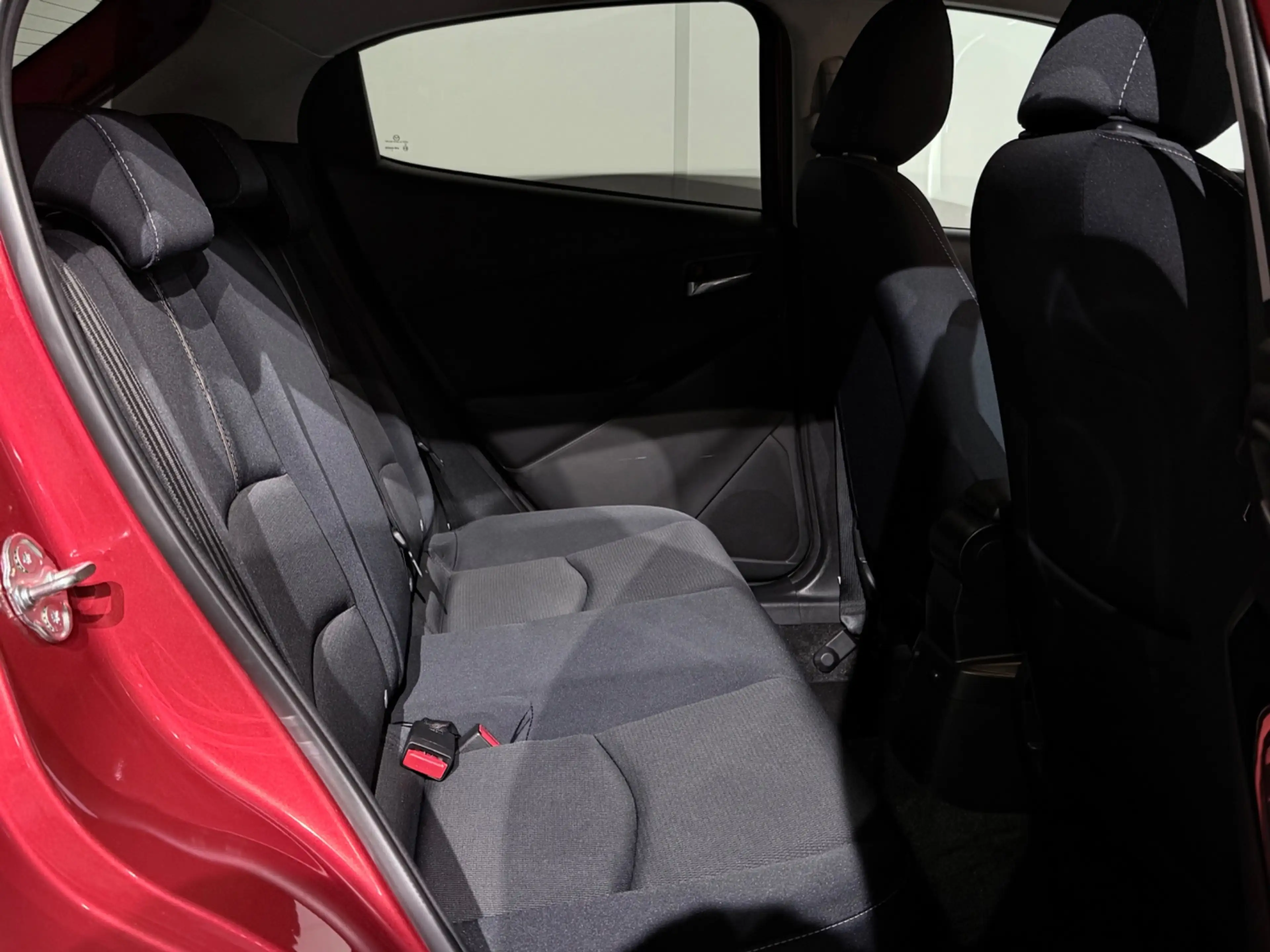 Mazda 2 1.5 Skyactiv-G Signature /Clima/Cruise/Keyless/Cam — photo 27