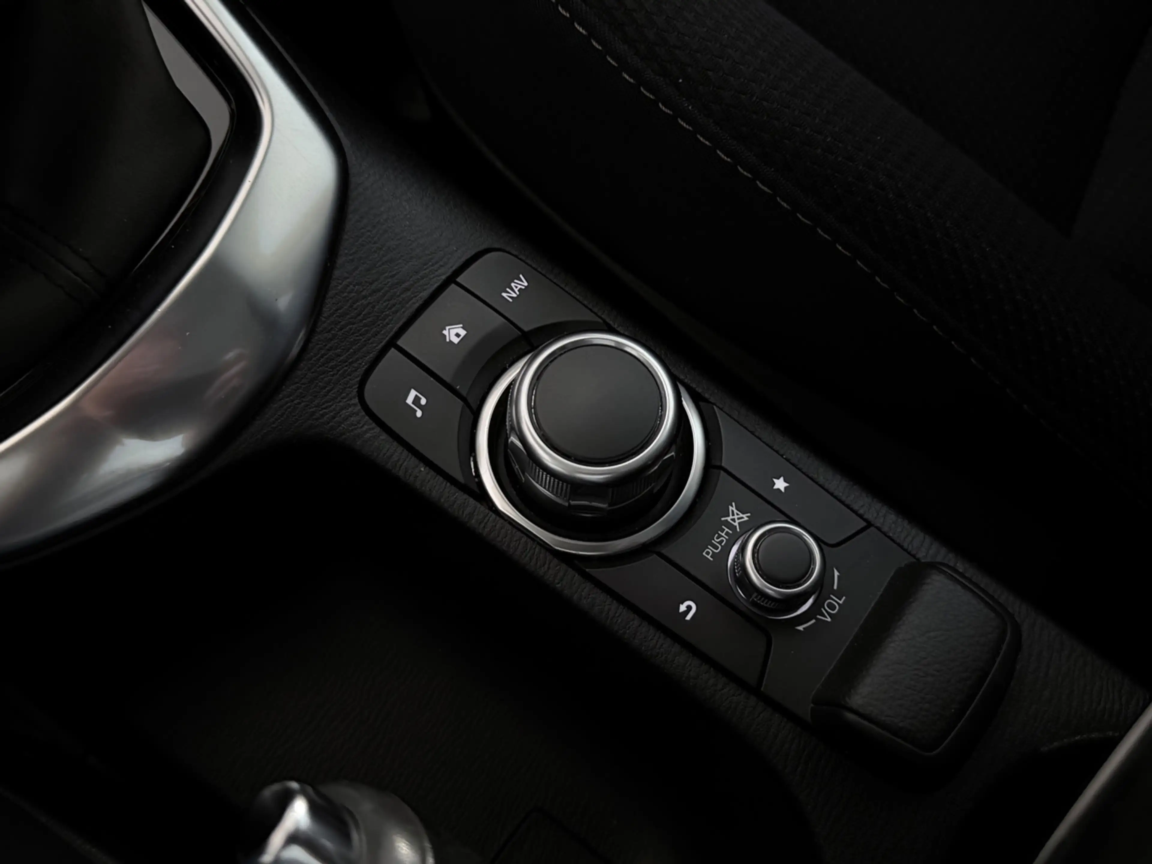 Mazda 2 1.5 Skyactiv-G Signature /Clima/Cruise/Keyless/Cam — photo 36