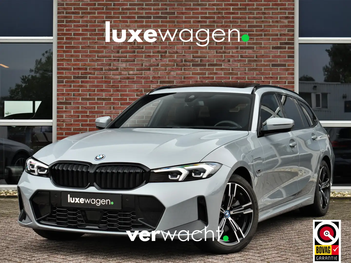 BMW 330 3-serie Touring 330e xDrive M-Sport Pano ACC Trekh Grijs - 1
