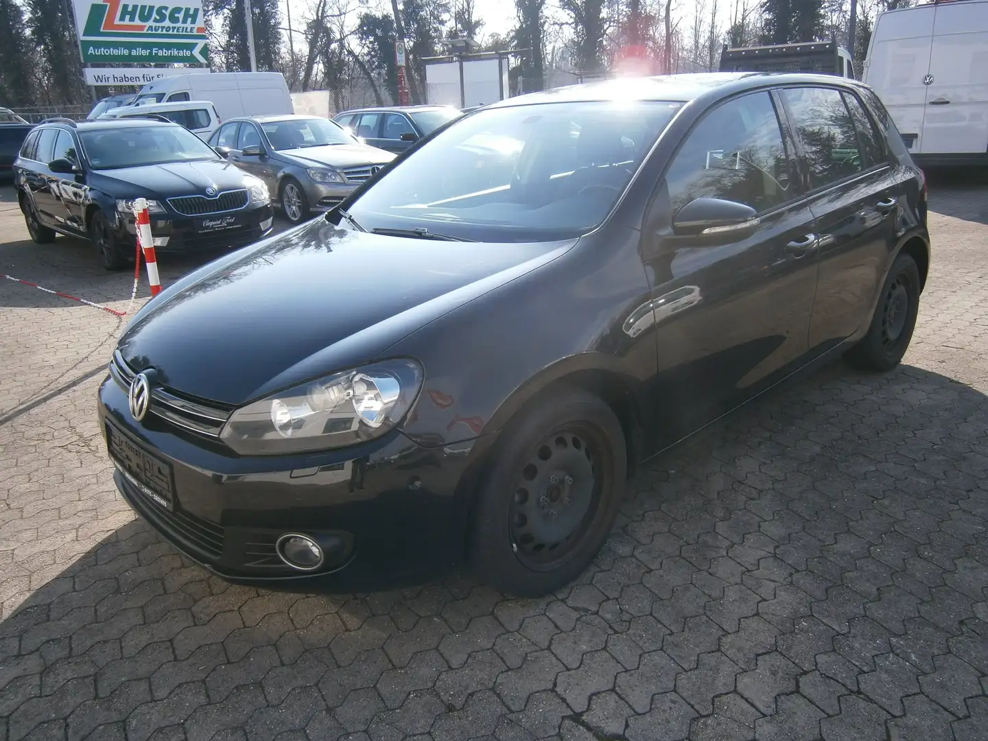 Volkswagen Golf Team*Klimaautomatik*4/5Türig*8-fachbereift*LMF* Schwarz - 1