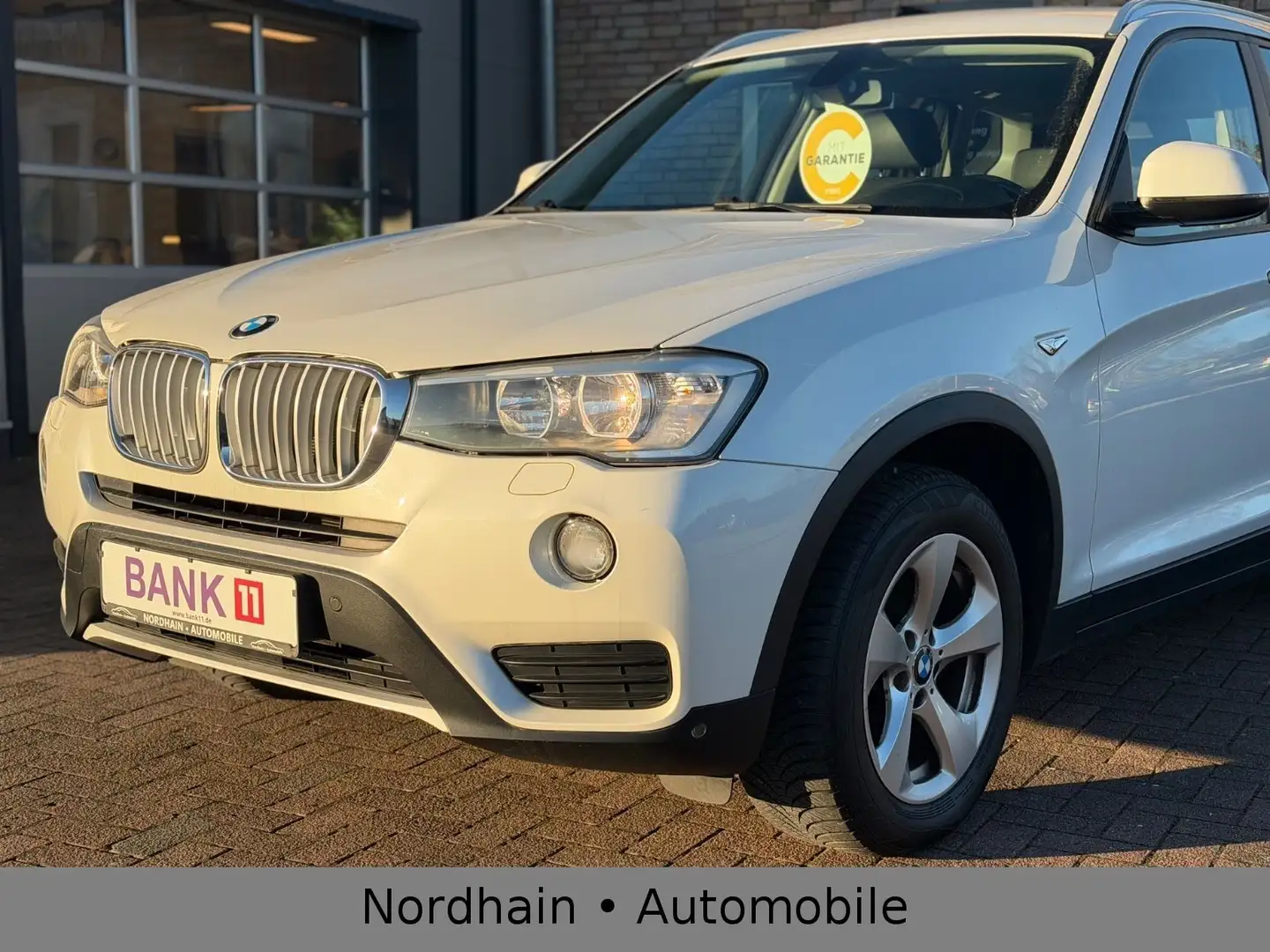 BMW X3 xDrive*NAVI*SHZ*AHK*TEMPO*PDC*LEDER*ALO* Weiß - 2
