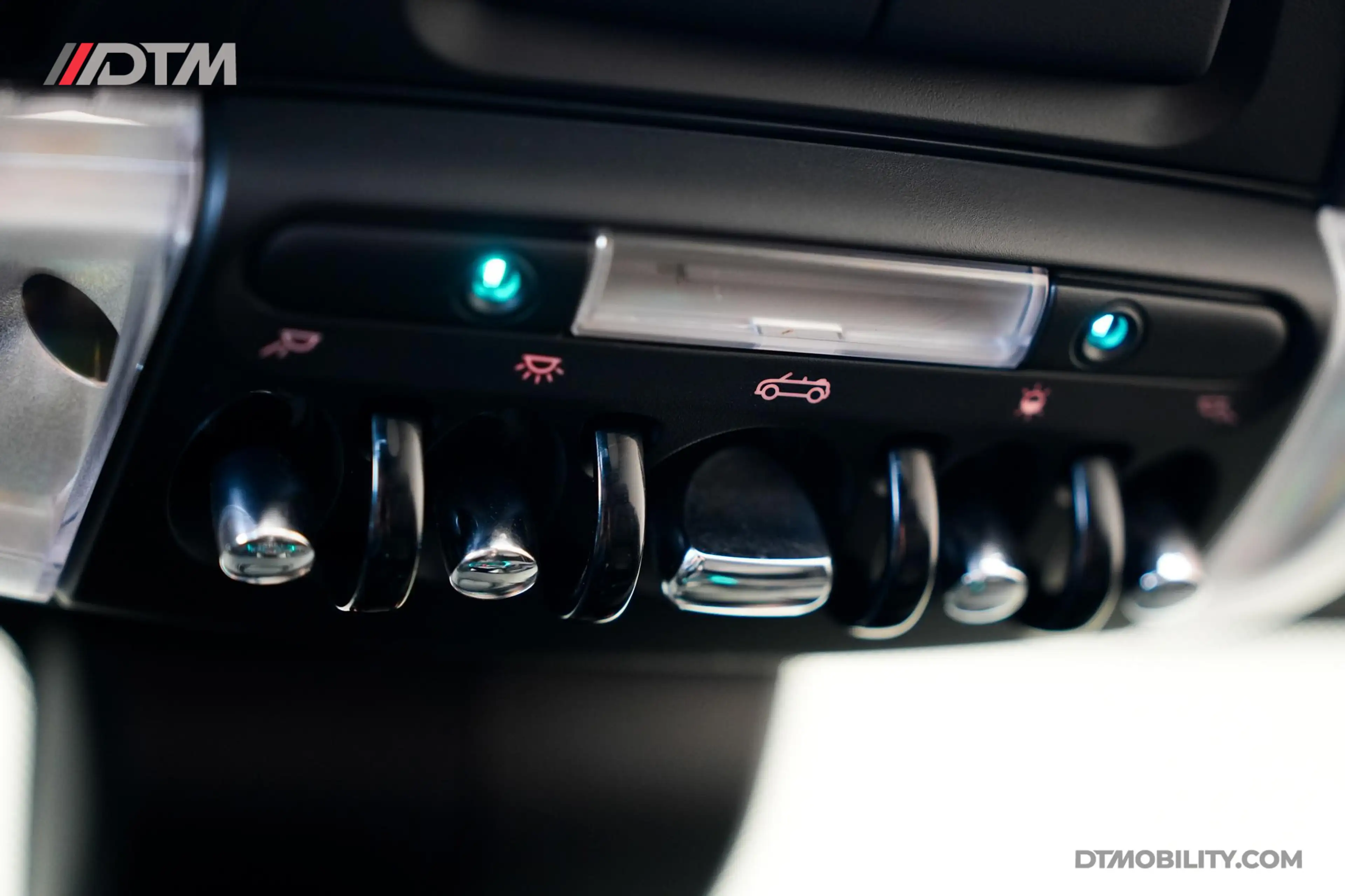MINI John Cooper Works Cabrio 2.0 | Martini Racing | — photo 32