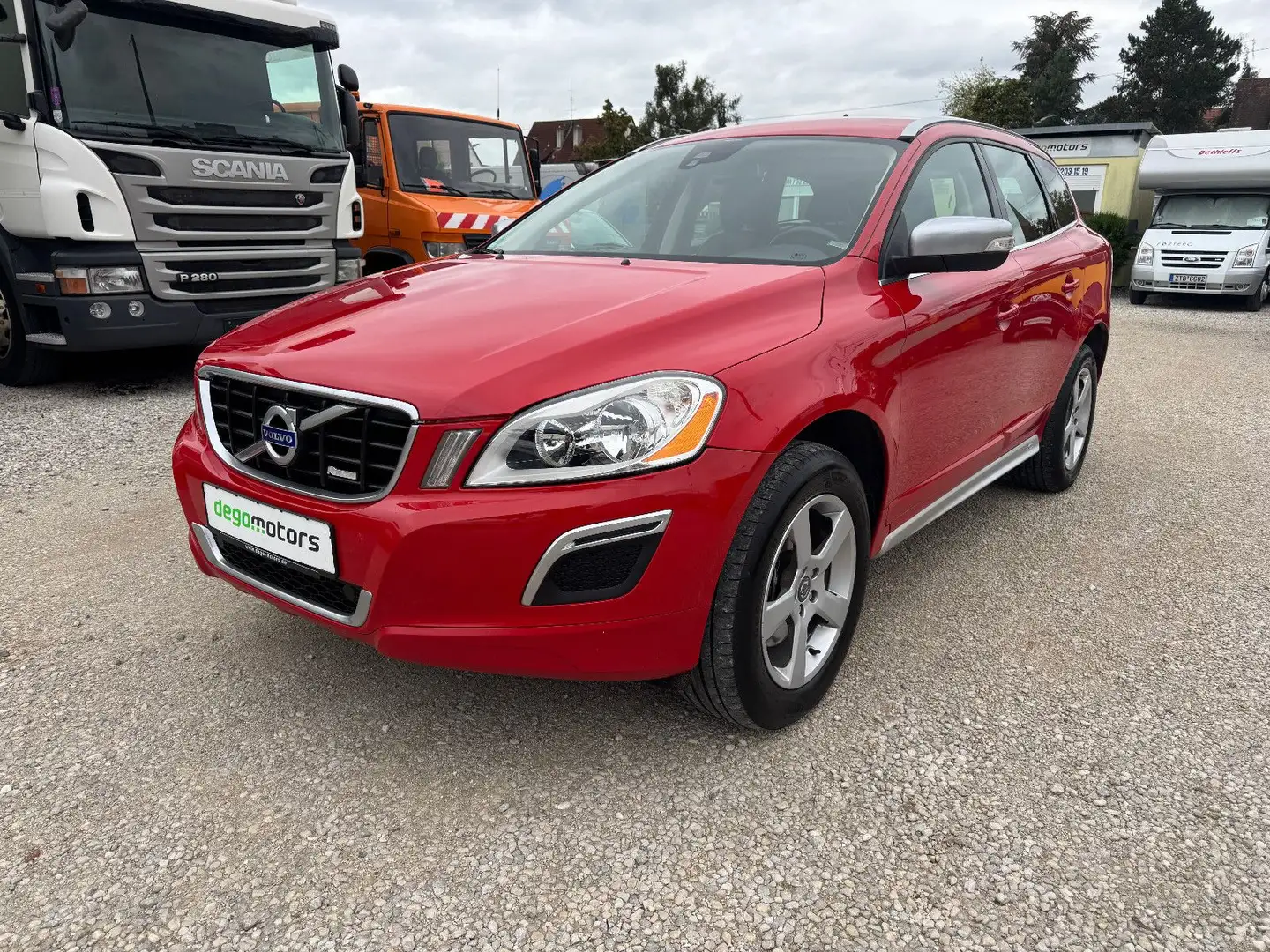 Volvo XC60 R-Design AWD Rouge - 1