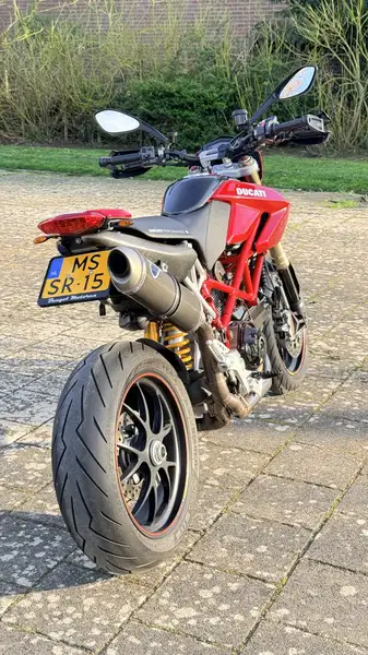 Ducati Hypermotard 1100 - foto 2